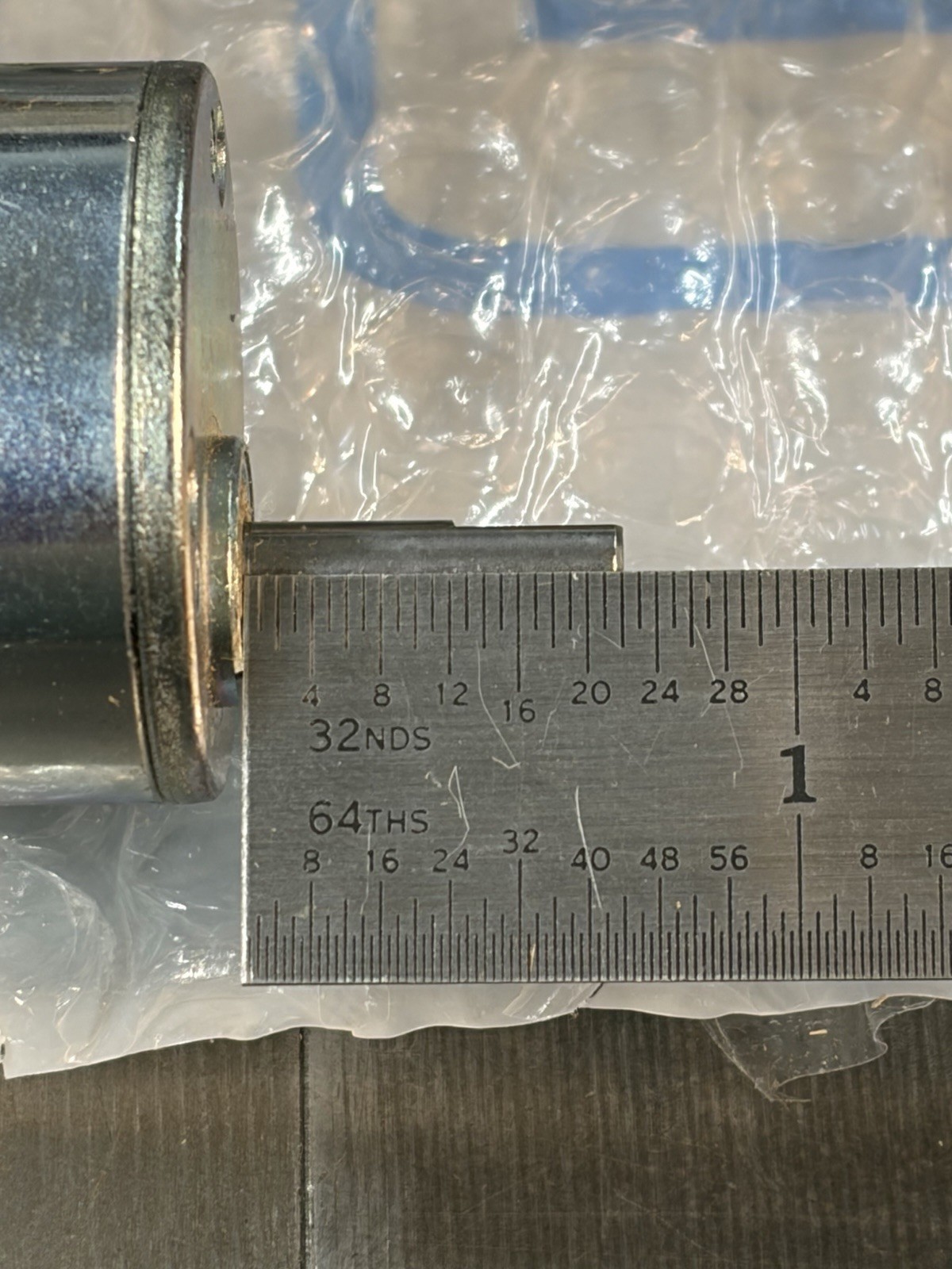 QTY 1 PITTMAN GEAR MOTOR 12 VOLTS 60.5:1 RATIO 3/16” SHAFT WITH FLAT CLEAN