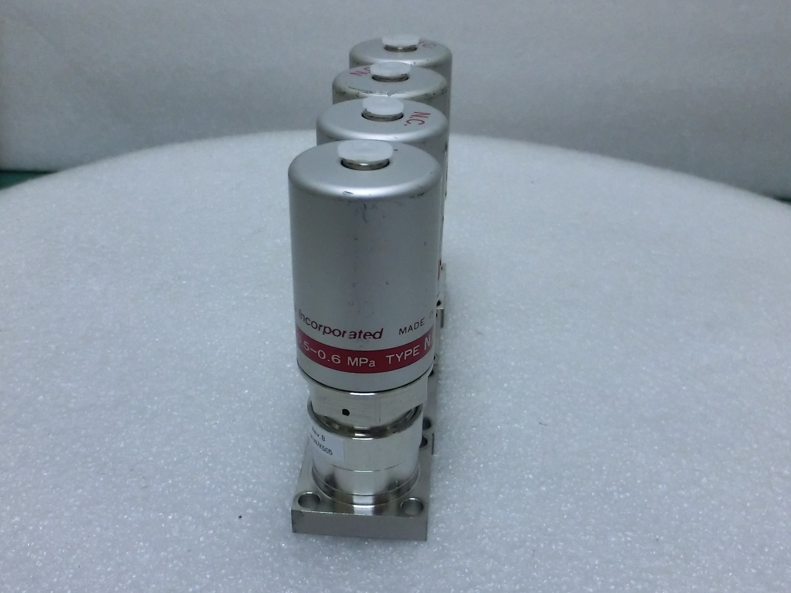 4pcs Fujikin 565601 Lam 766-197842-003 Rev B O.P. 0.5~0.6mPa N.C. Diaphragm~9934