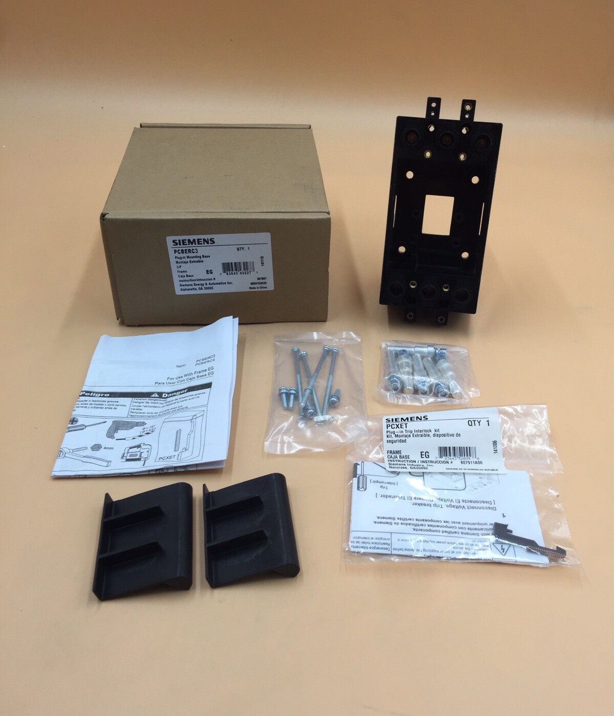 HOUSTON STOCK NEW SIEMENS PCBERC3 PLUG-IN MOUNTING BASE FREE 2 DAY AIR BUY NOW