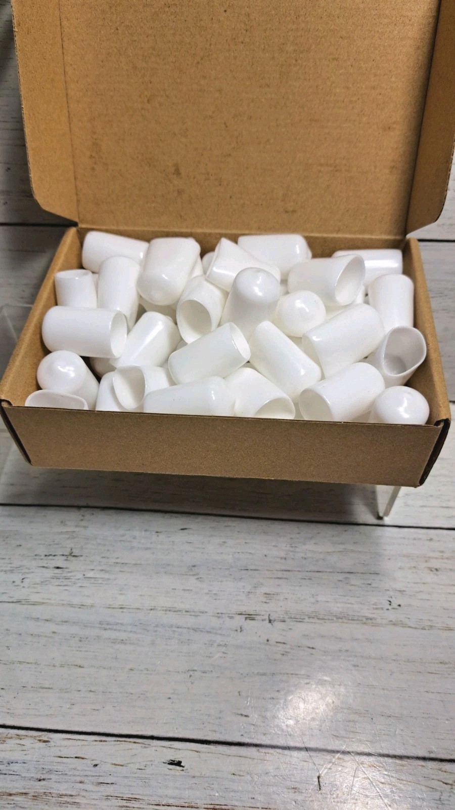 50pcs Round Rubber End Caps Protective Caps 13mm White Screw Thread Protectors