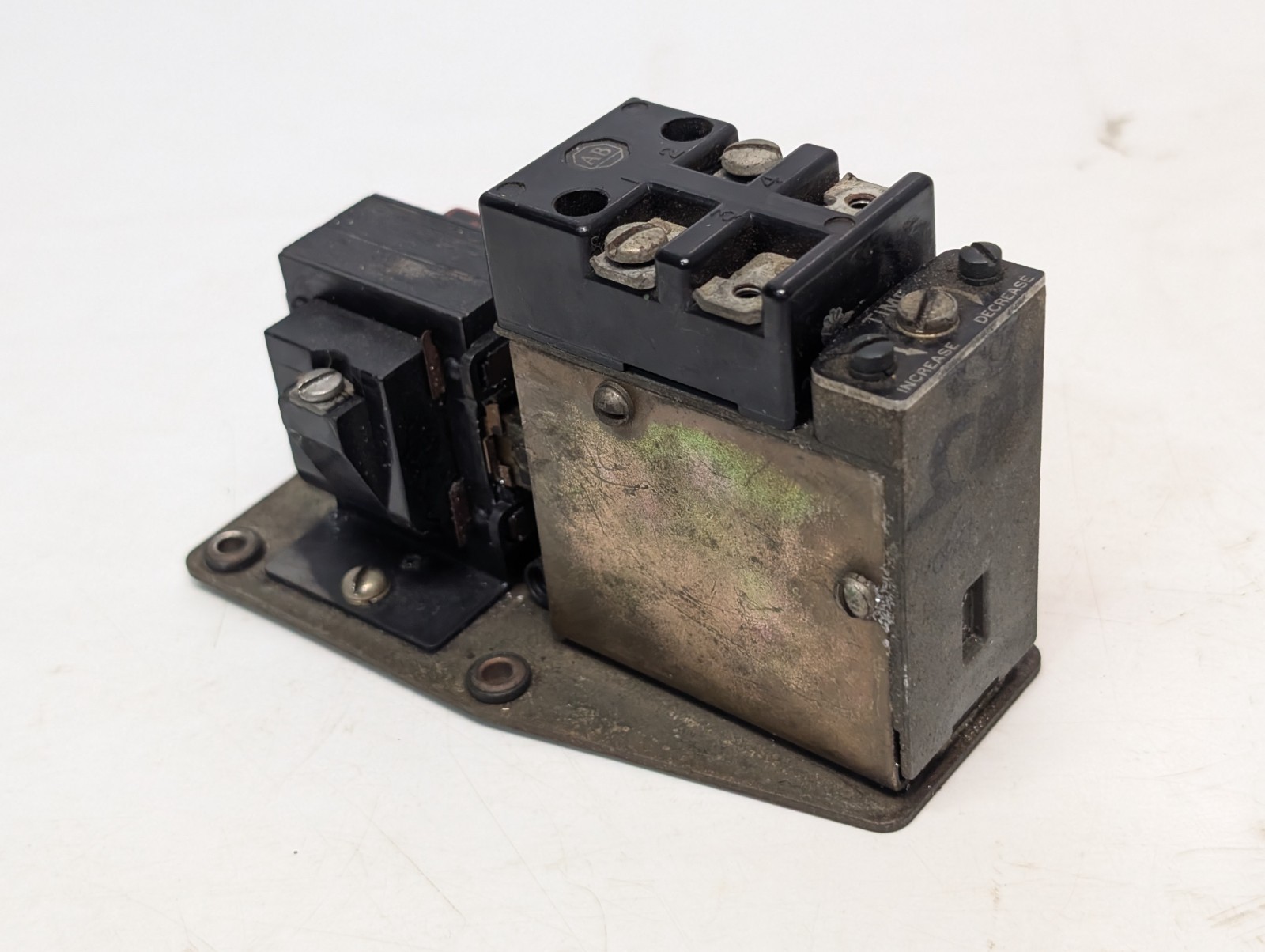 Allen-Bradley 849A-Z0D25 Pilot (Heavy) Duty Timer Relay Assembly with 120V Coil