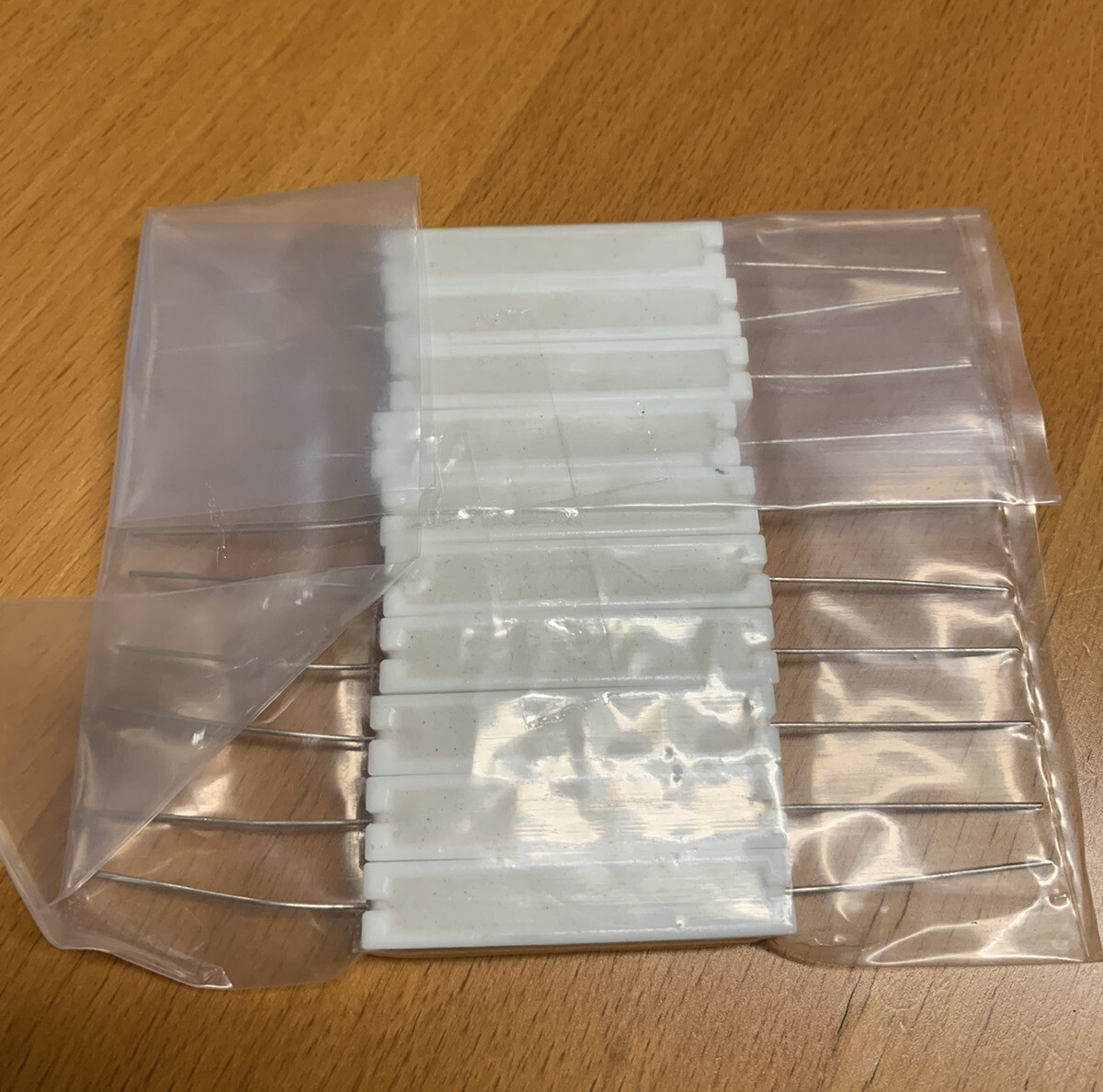 IRC WAFT CAF103301JLF Wirewound Resistor 3.3KOHM 10W, 5% (10pcs = 1 lot)