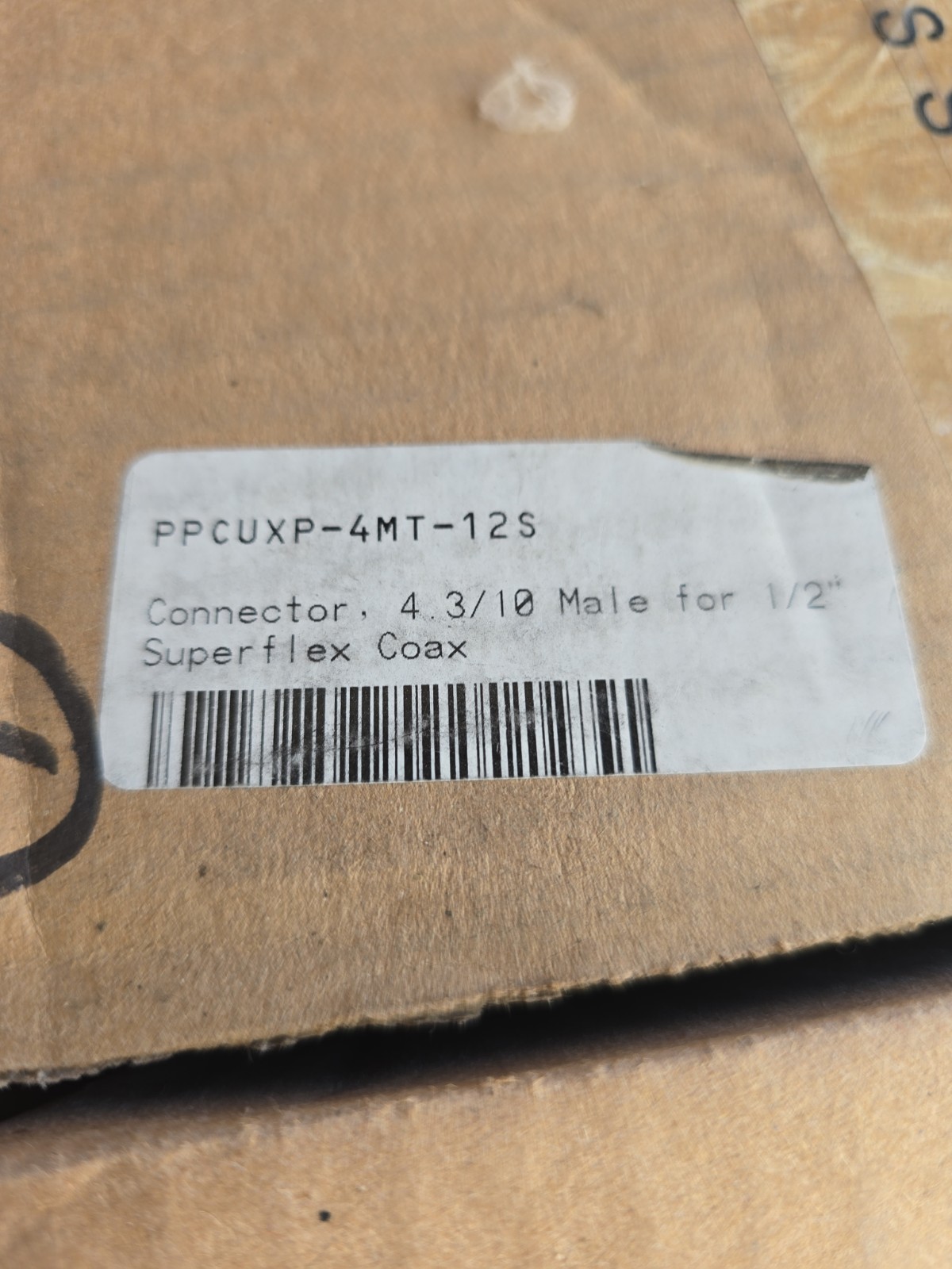 Lot of 26 UXP – 4MT – 12s Connectors JMA