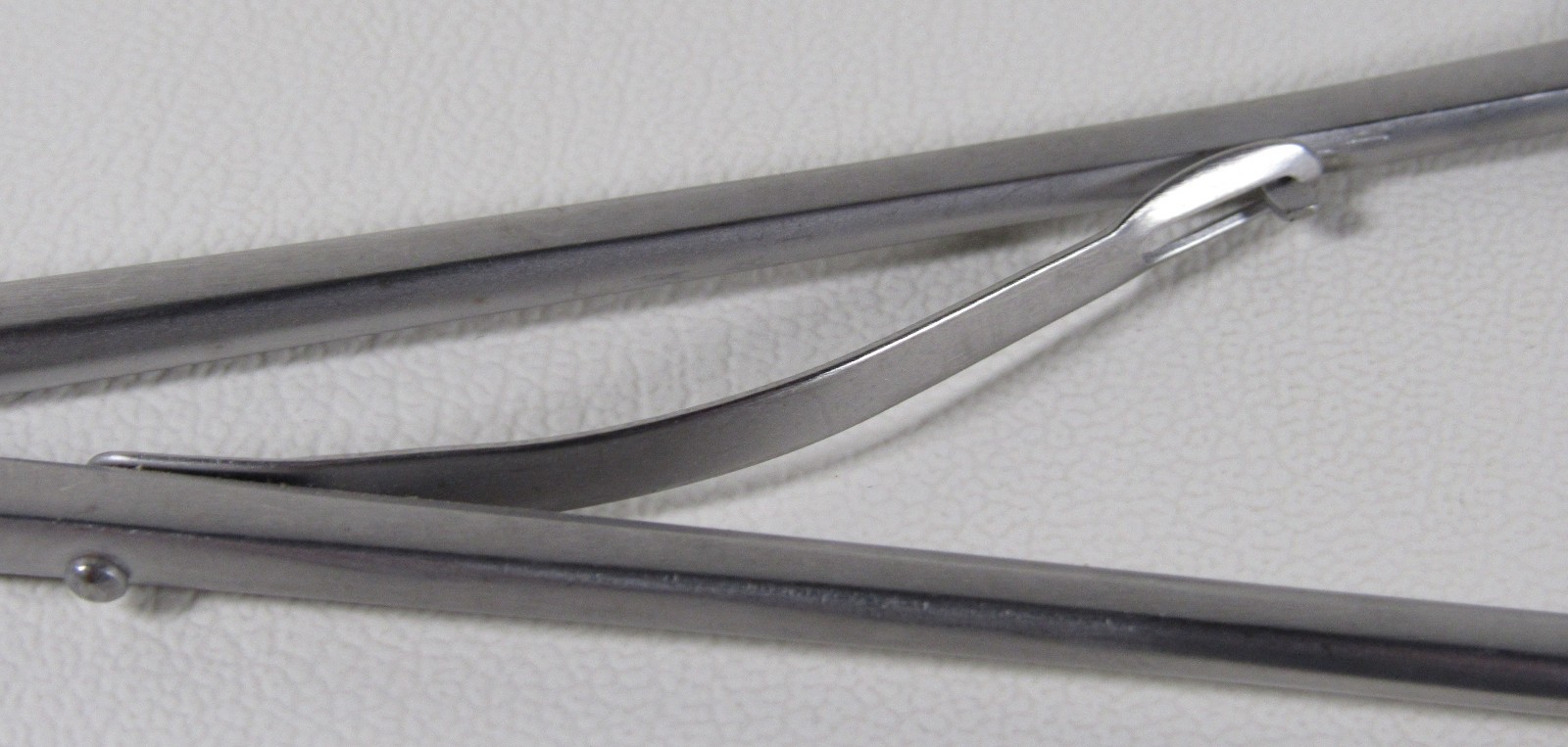 Teleflex Pilling 12-1534 Open Ligating Clip Applier 8″ Small Light Sharp Curved