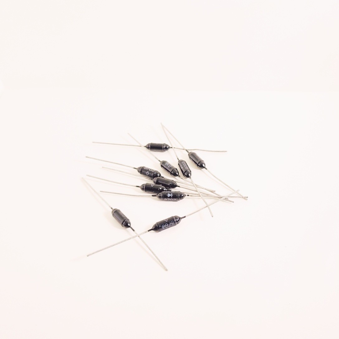 D18 NOS Soviet Black Glass Germanium Diodes Lot of 10