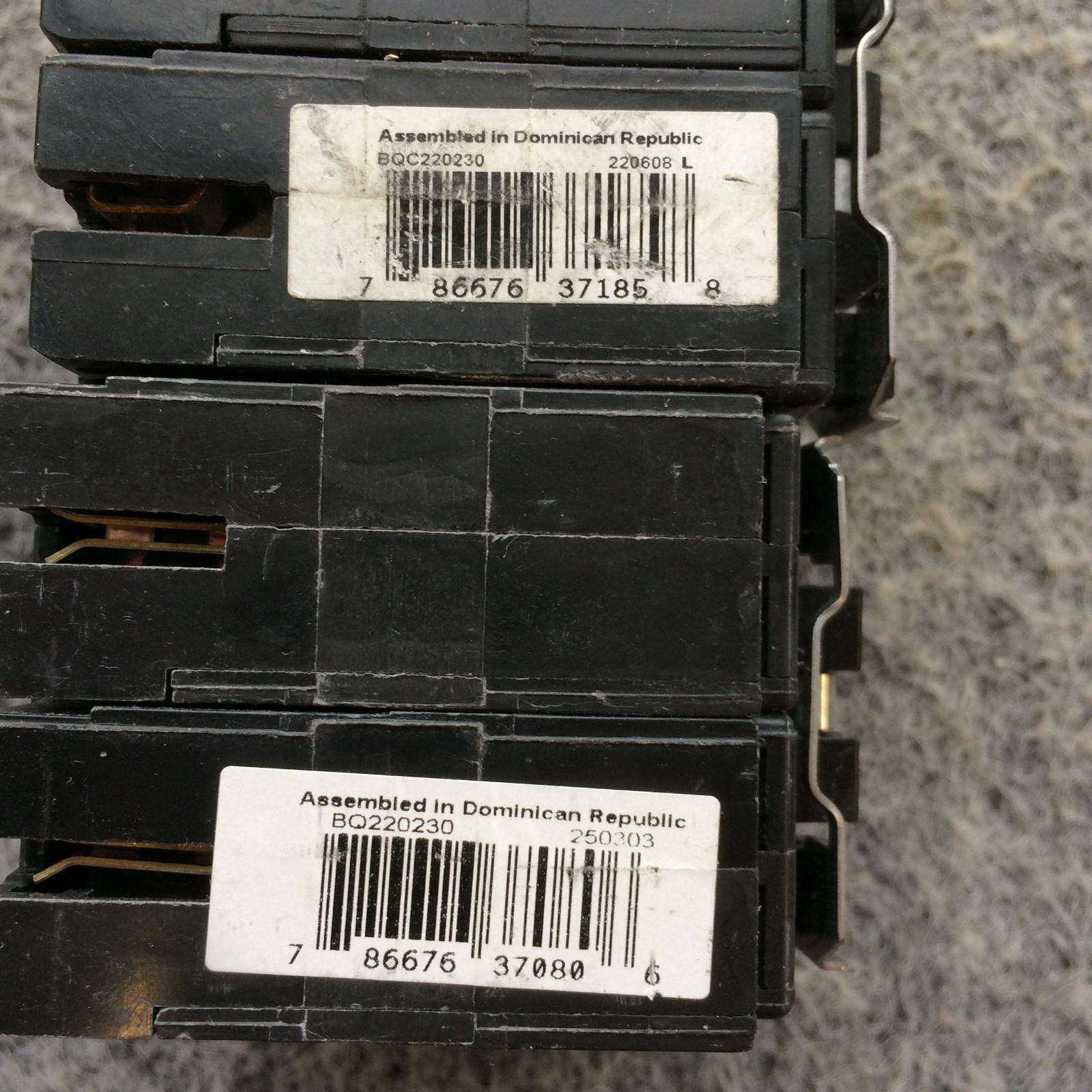 Lot of 2 Eaton Quad 2 Pole 20A BQ220230 & BQC22030 Common & Non Common Trip NOS