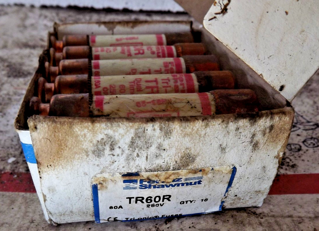 box of ten (10) Mersen Tri-Onic Class RK5 Fuses TR60R Time Delay 60A 250V AC