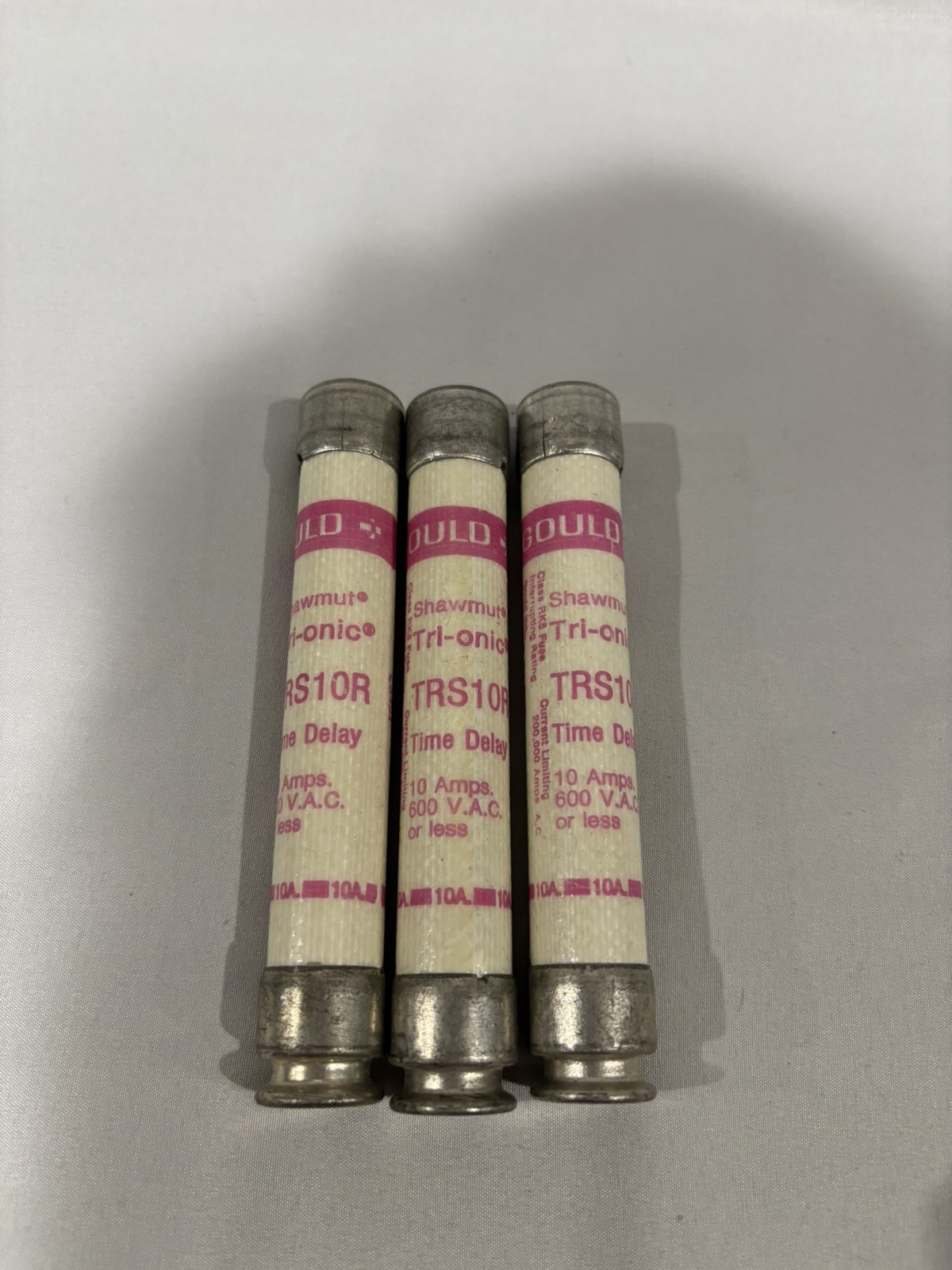 Lot Of 3 Gould Shawmut TRS10R Tri-onic 10A 600V Crack See Photos Good Test All 3