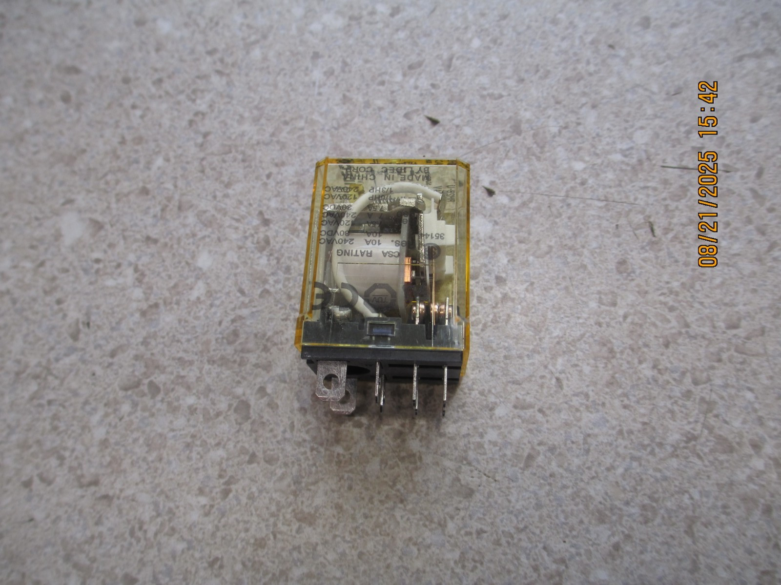 Idec RH2B-U AC24V Relay NEW