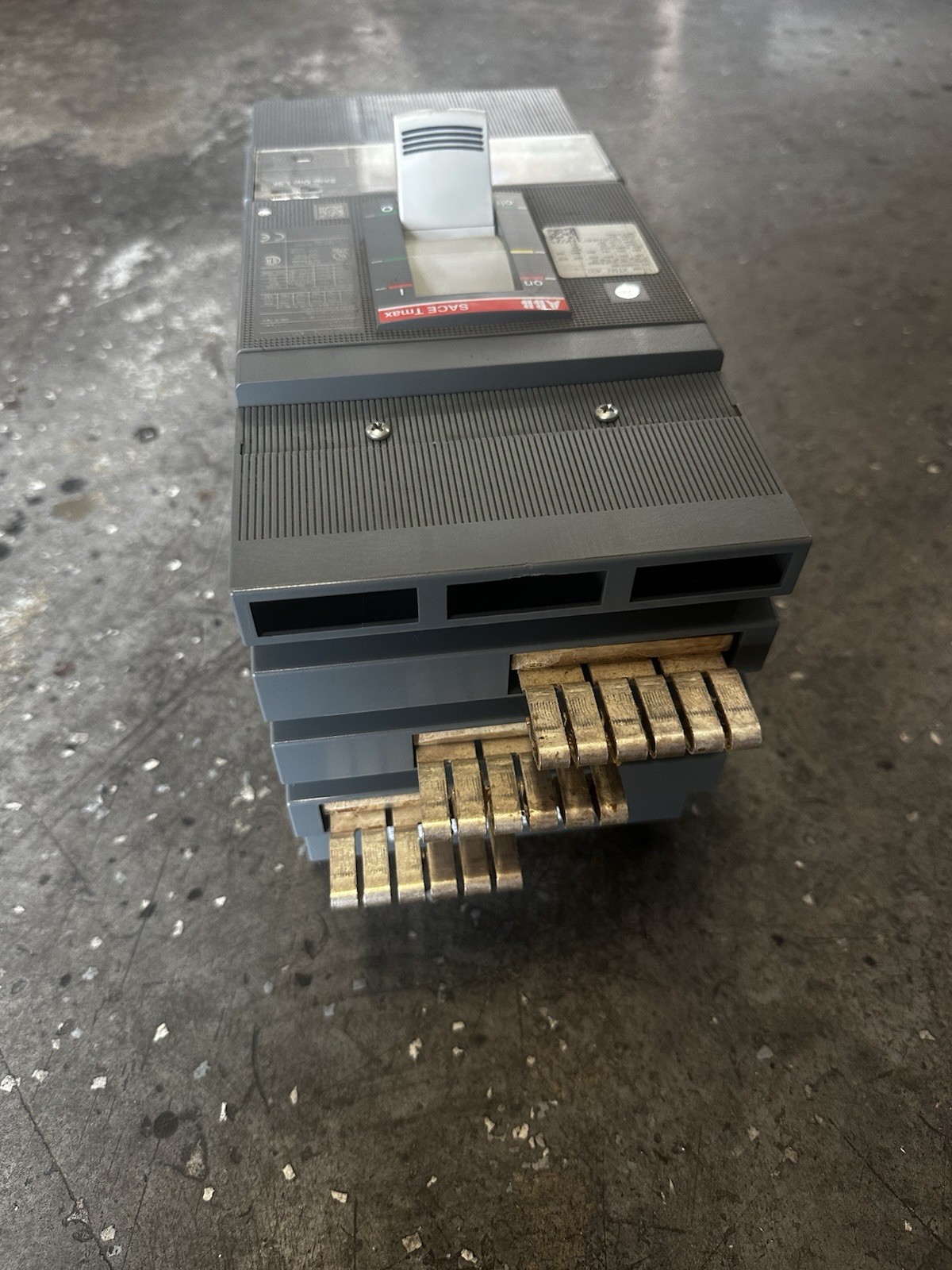 ABB SACE TMAX XT5N 400 250 AMP LSI CC8A027885 XT5NU325AFYN000xxx