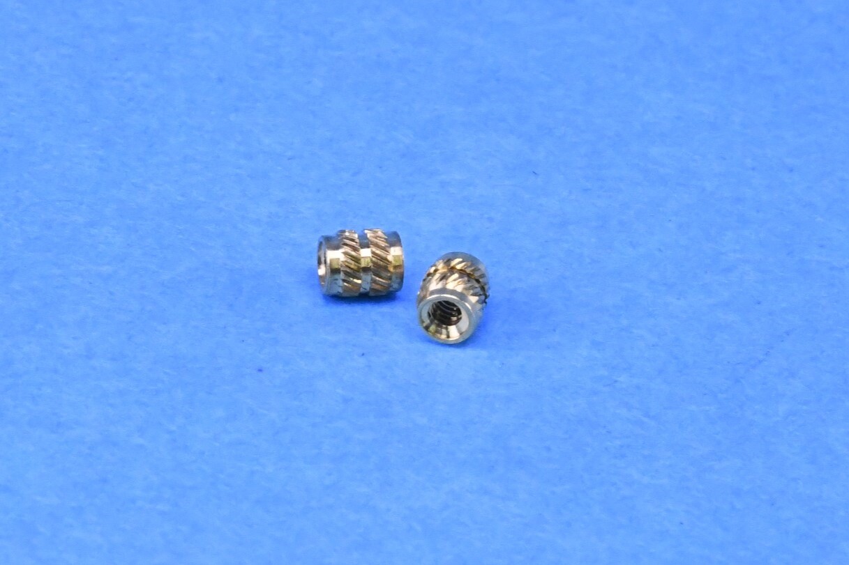 100 McMaster-Carr SS Heat-Set Insert Fastener for Plastic Standard Brass 1-64