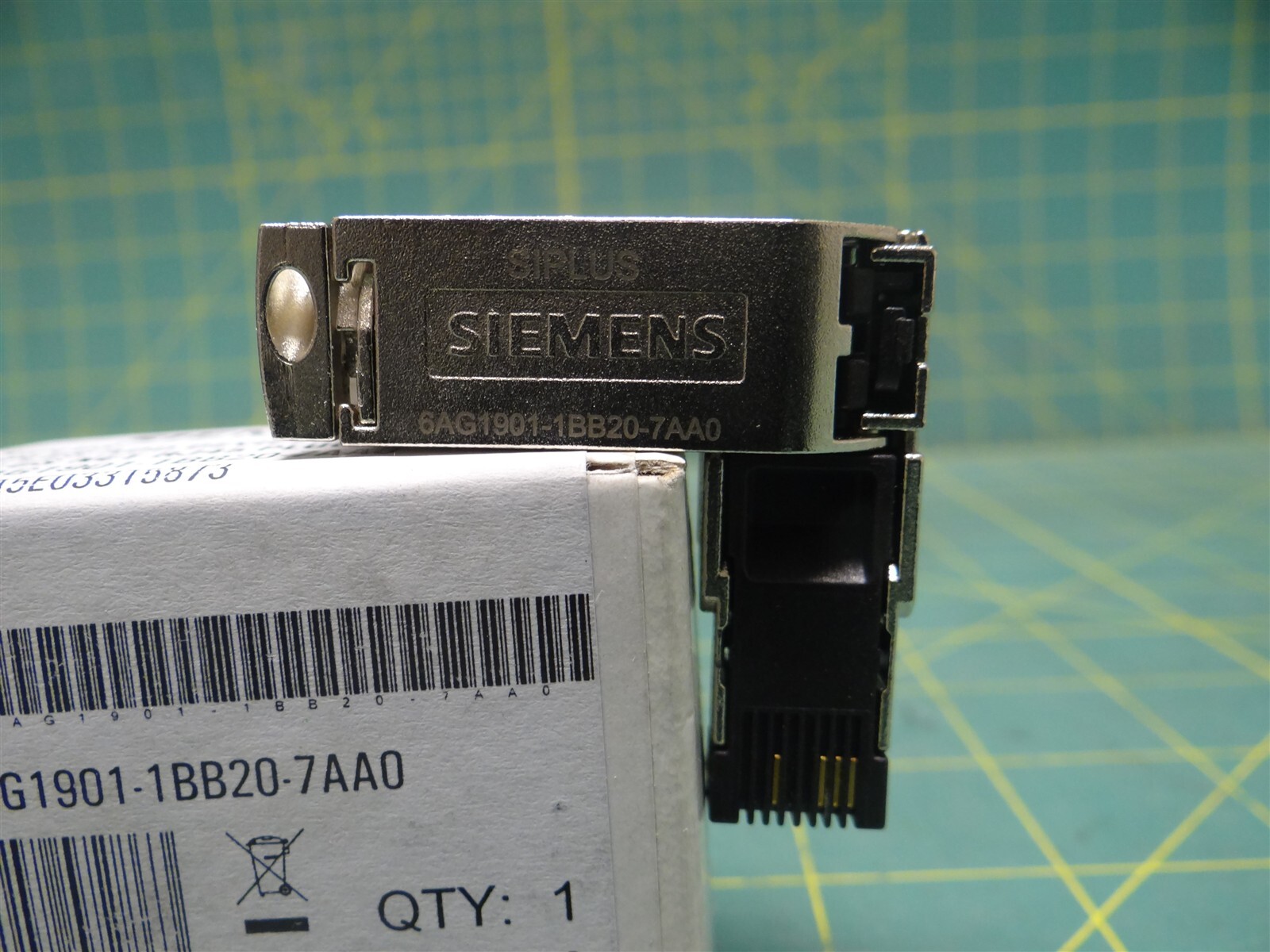 Siemens 6AG1901-1BB20-7AA0 Siplus Net RJ45 Plug 90 2×2 (10/100 Mbps)