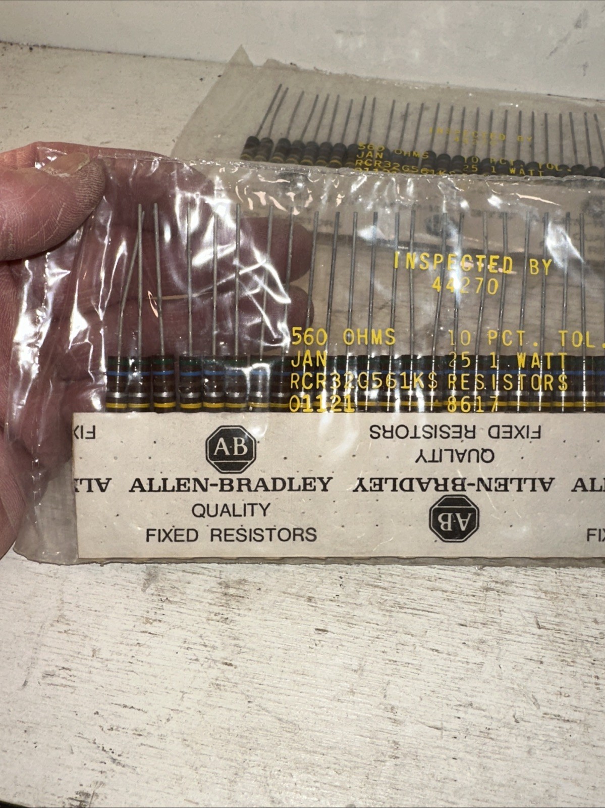 Lot Of (100) New Allen-Bradley RCR32G561kS Fixed Resistors 560 OHMS