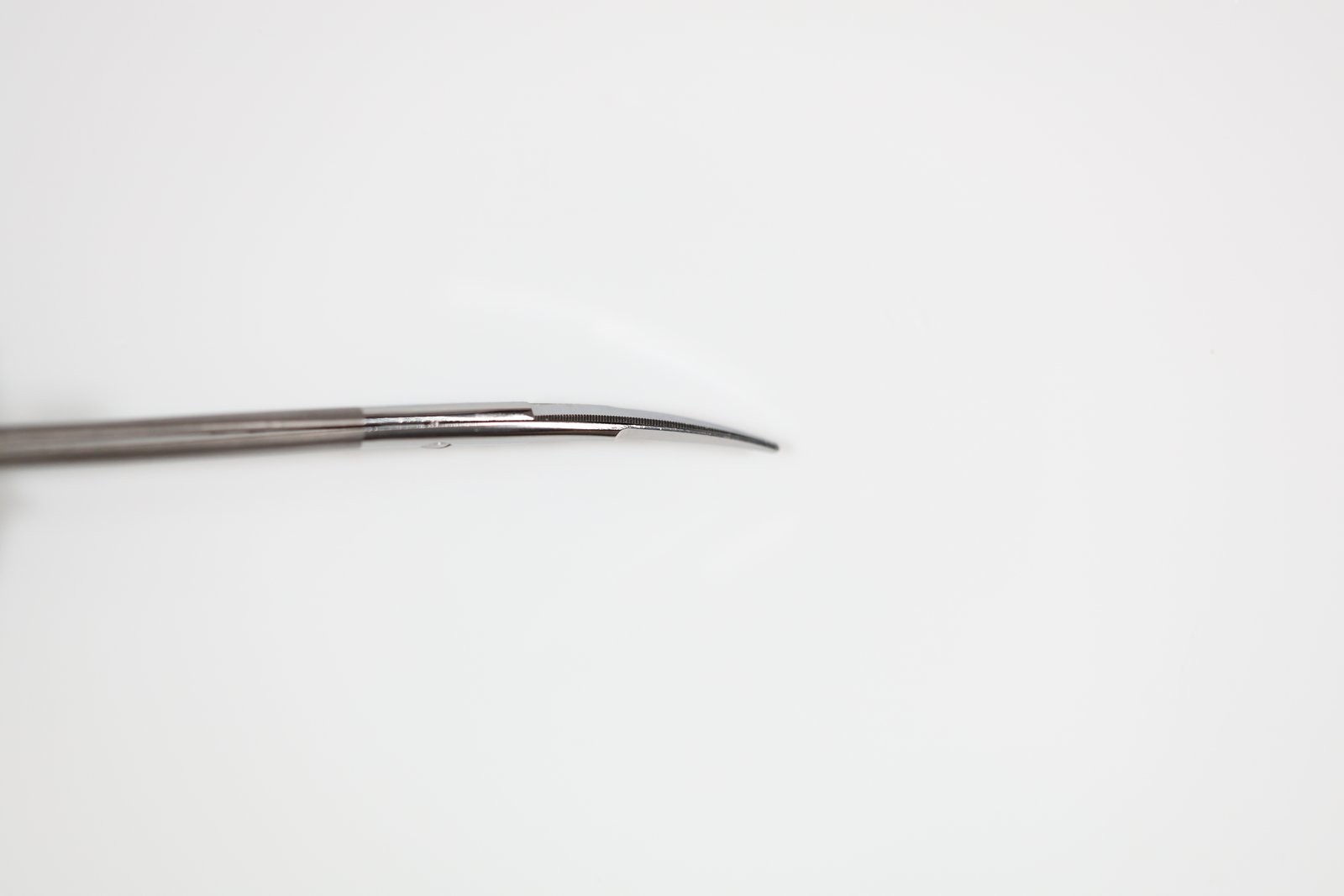 Snowden-Pencer 88-6196 Kaye Scissors, Curved, Serrated, B/B, 4-1/4in