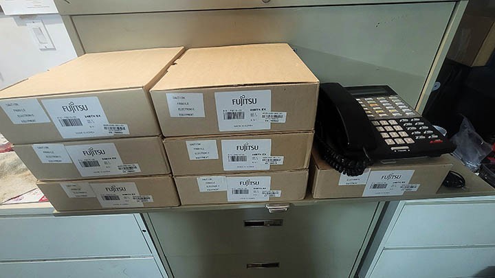 Fujitsu F9015-00 Phones