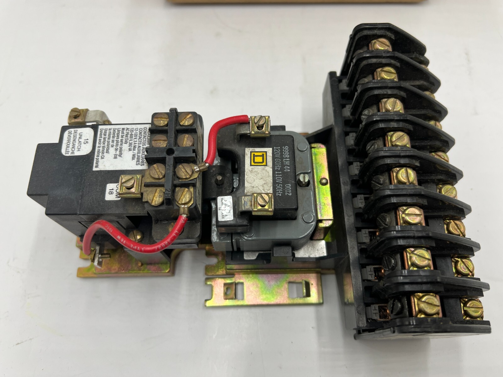 Square D 8903LO1000V02 12-P 30A 120VAC Coil Electrically Held Lighting Contactor