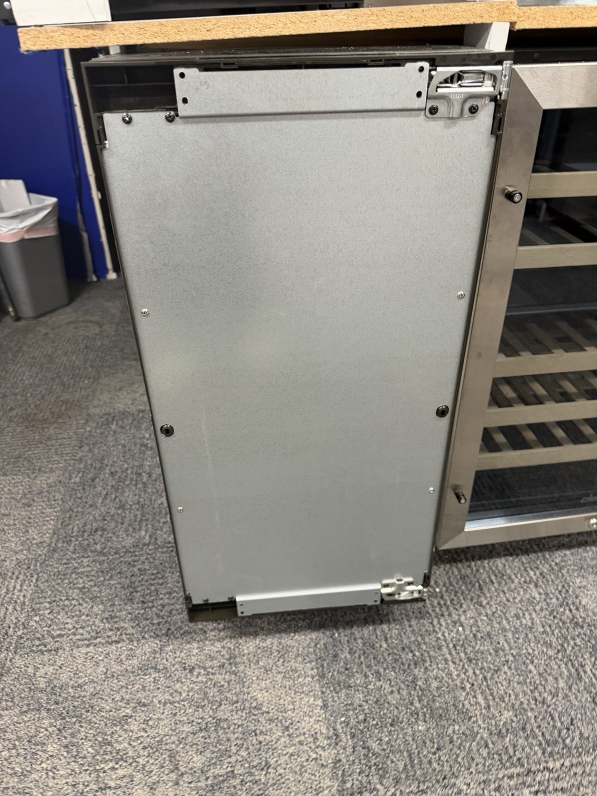 GE Profile 15″ Panel Ready Under Counter Ice Maker 50LBS Nugget Ice UNC15NPWCII