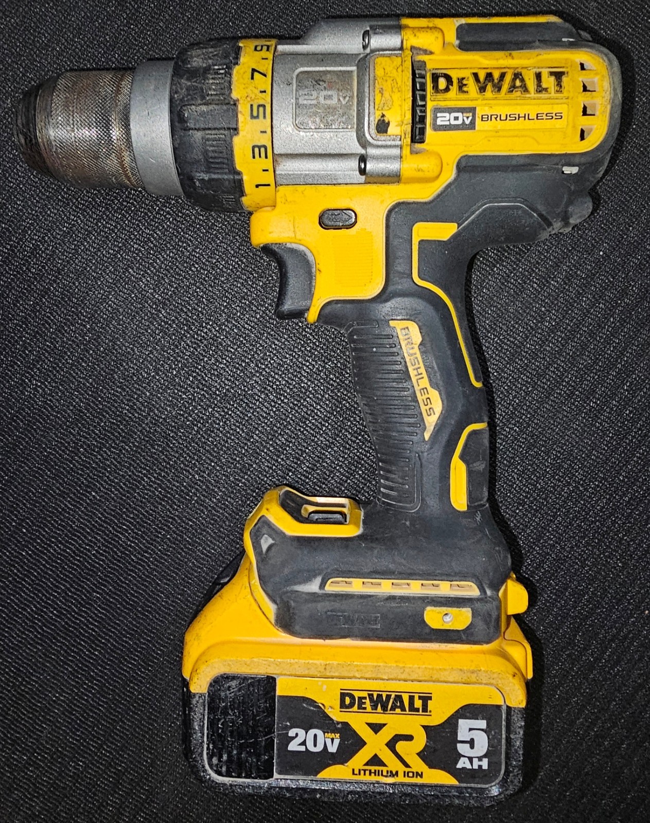 DeWALT DCD999 20V Brushless FlexVolt Cordless Hammer W/ 5.0AH Battery+Drill Bits
