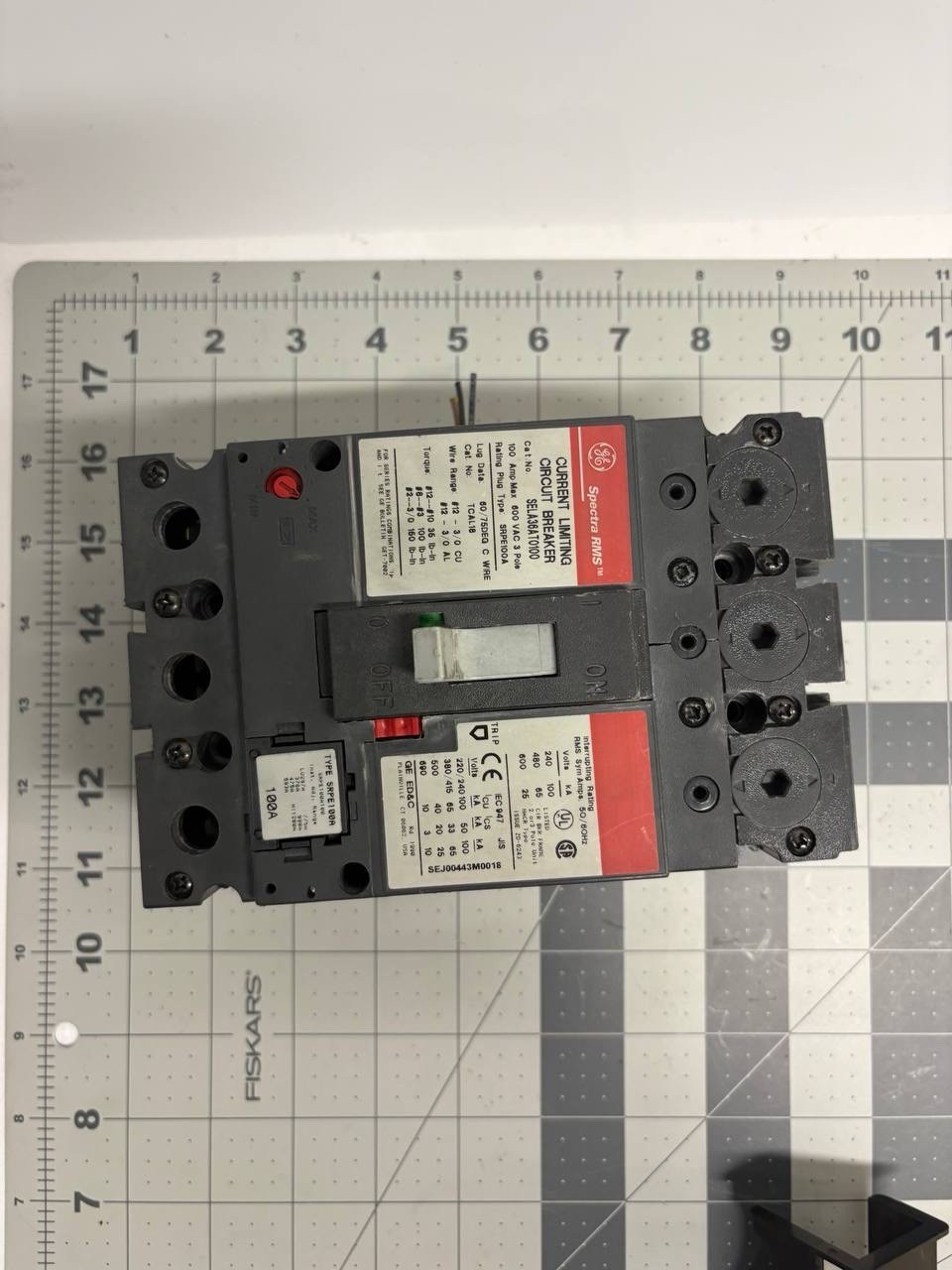 GE SELA36AT0100 Spectra RMS 100A 600V 3 Pole Breaker W/ SRPE100A Plug & Alarm