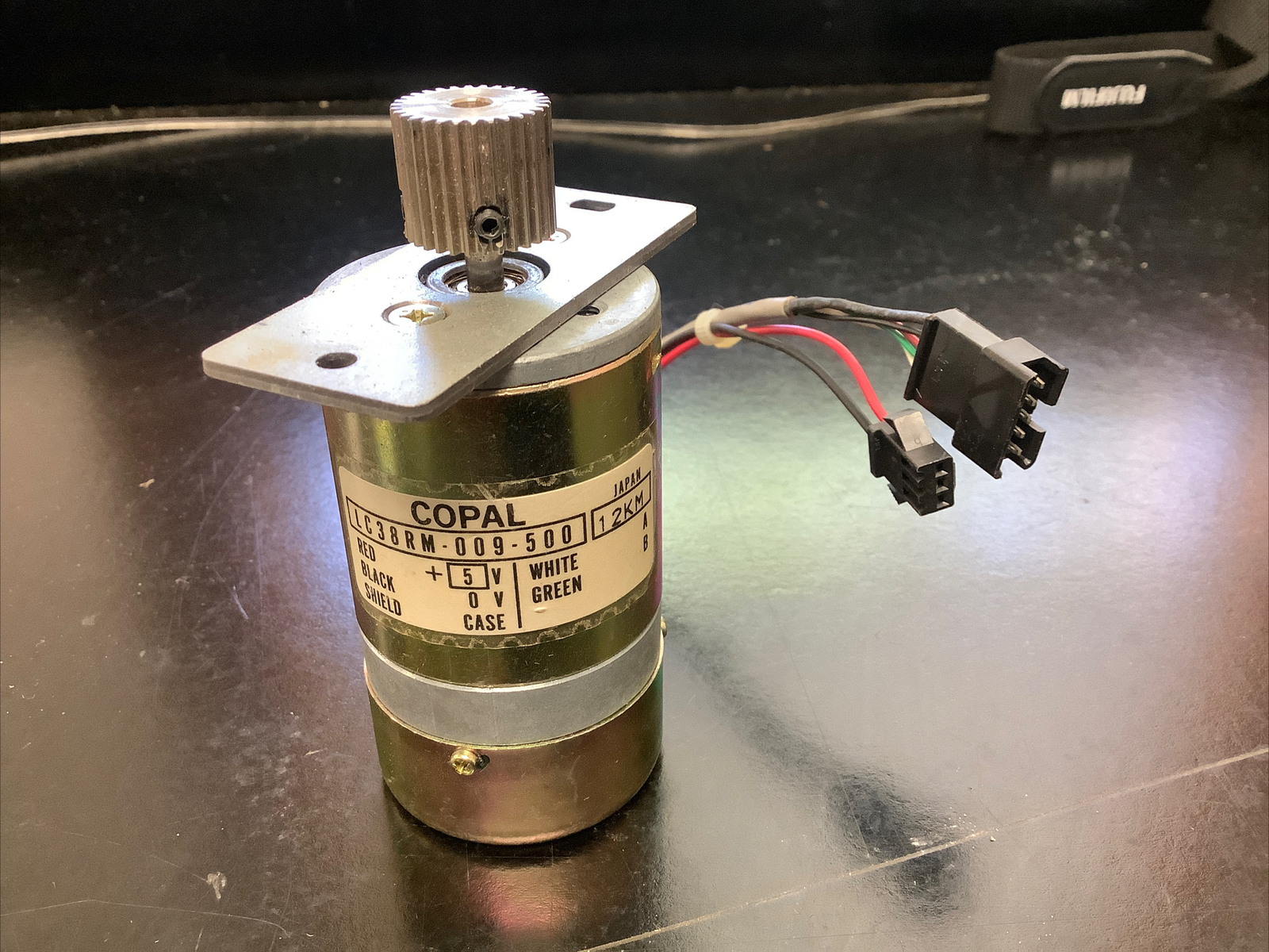 Copal DC Servo Motors with Encoder Feedback LC38RM-009-500 12KM