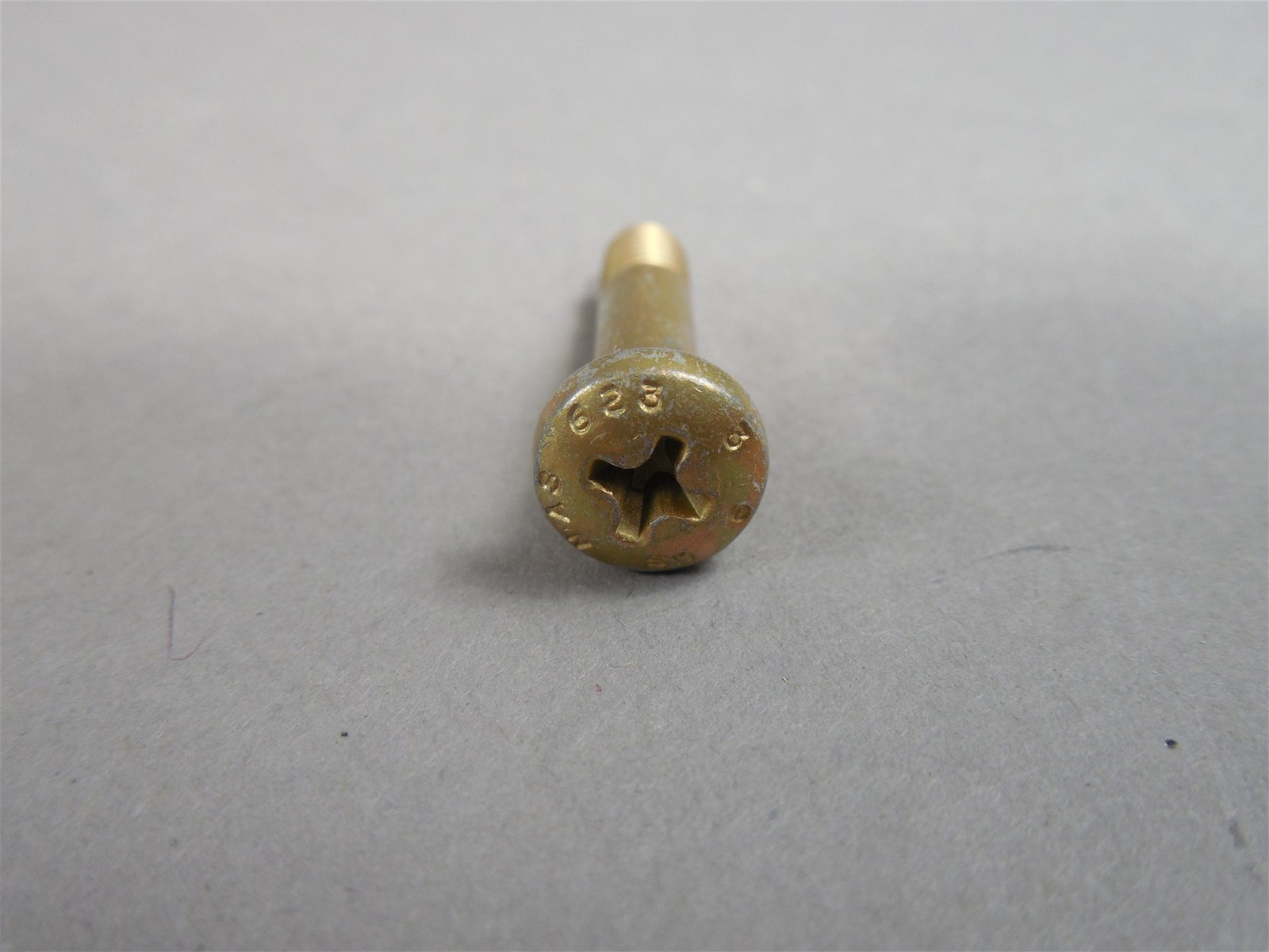 Lot of 119 NAS623-3-9 Machine Screws L: 0.823″ x Dia: 0.190″ NSN5305-01-238-1474