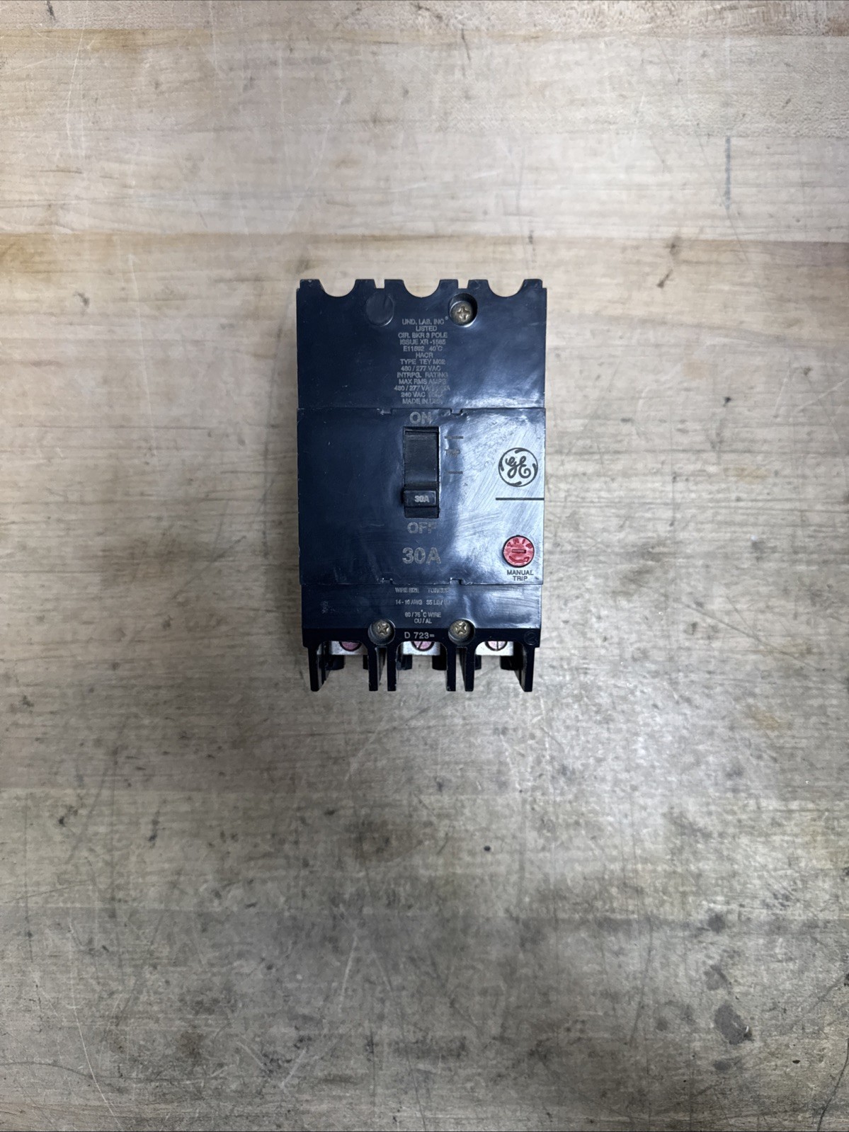 GENERAL ELECTRIC TEY330 TEY 3 POLE 30 AMP 480v CIRCUIT BREAKER