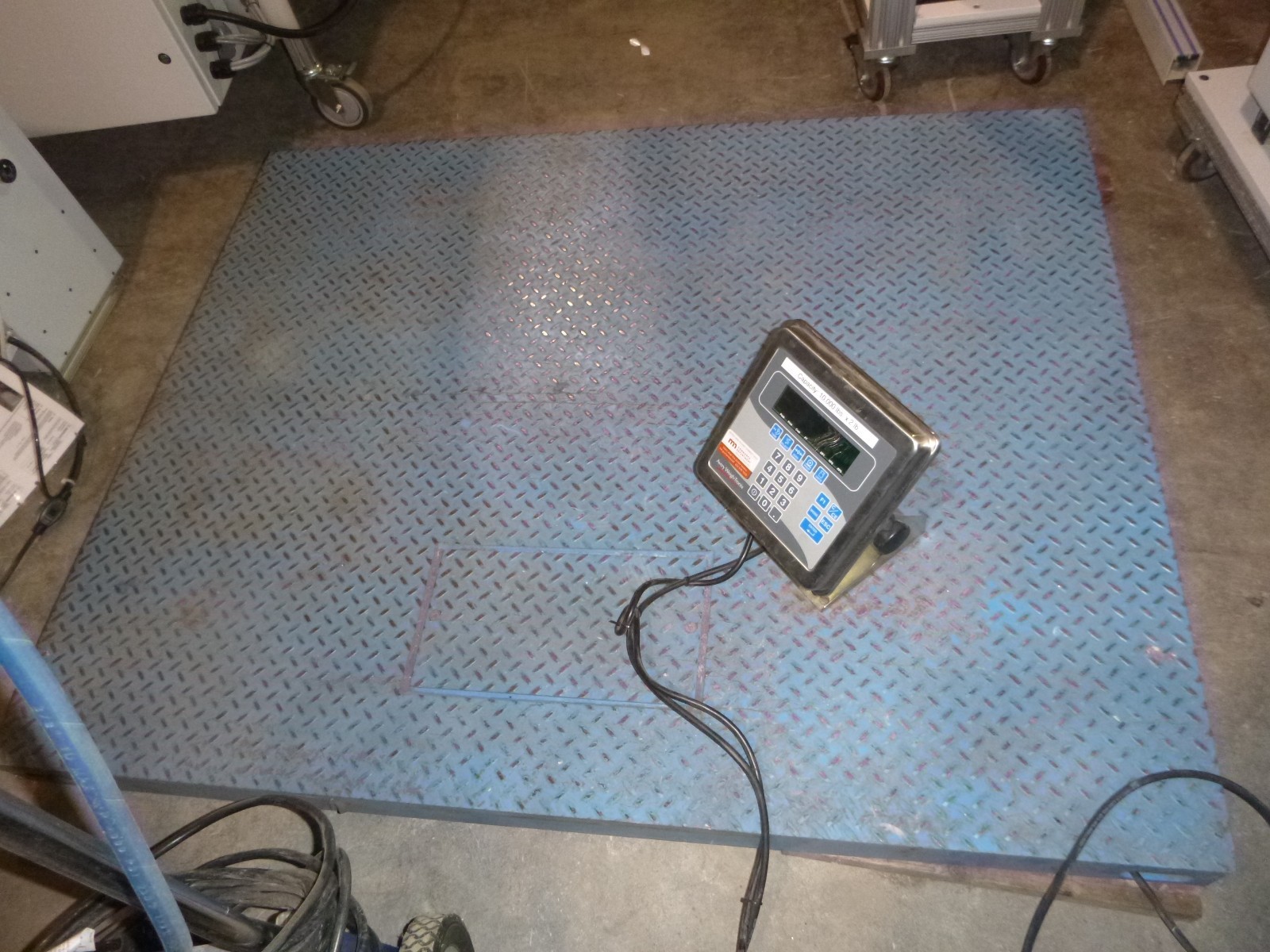 10,000 LB FLOOR SCALE LEGAL TRADE