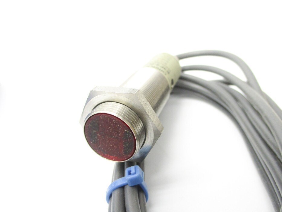 OMRON E3F2-R2RC4-S-2M NSMP