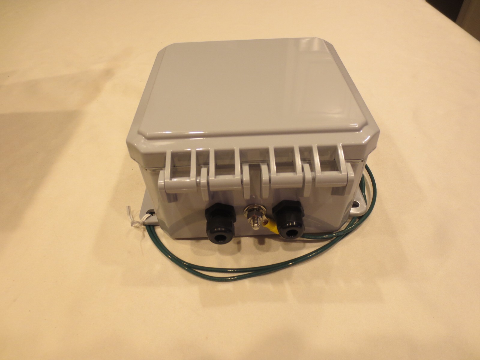 B-Tek Surge Spanker 2 Analog and Digital Scale Surge Suppressor 877-100000 NIB