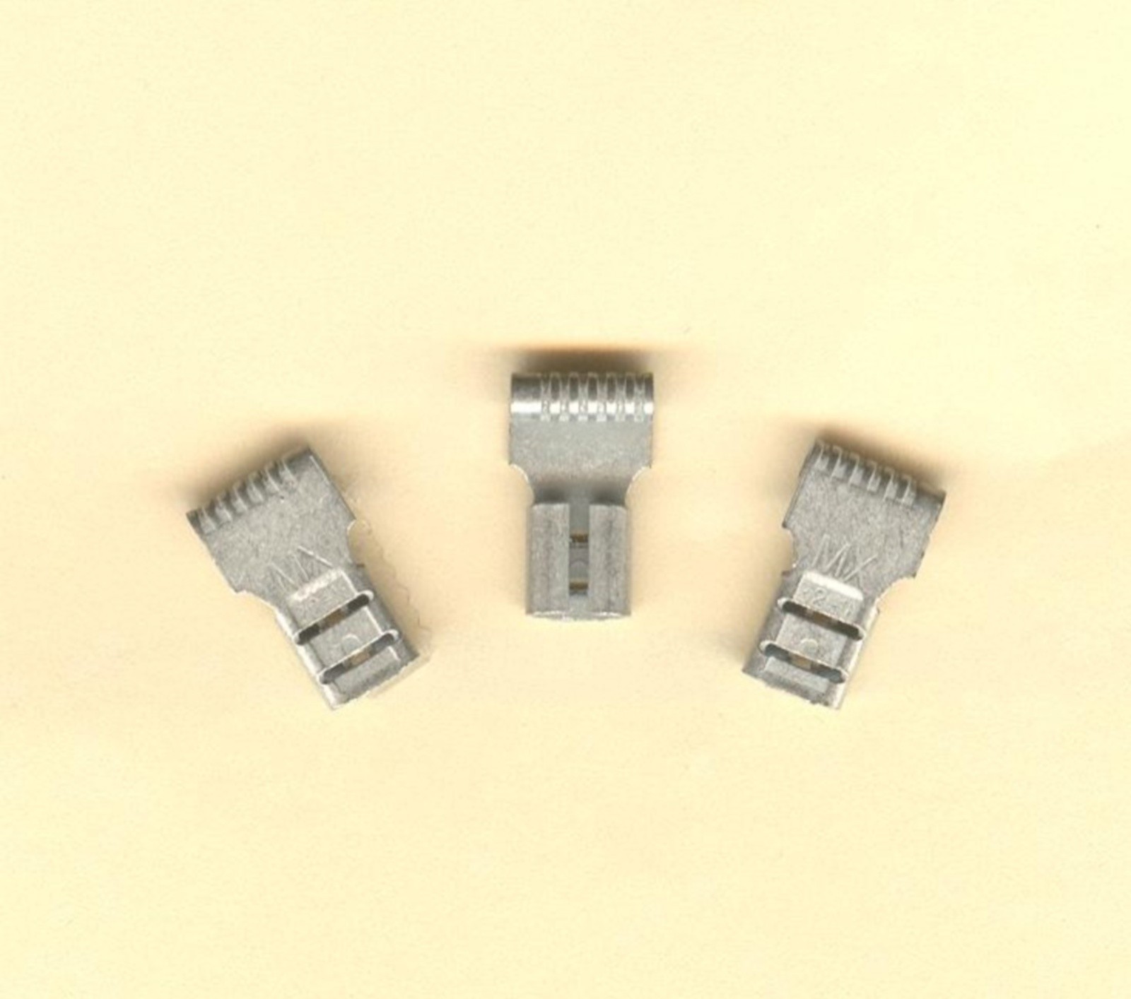 50 Non Insulated FEMALE FLAG Terminal Connectors #22-18 Wire Gauge AWG .187 Tab
