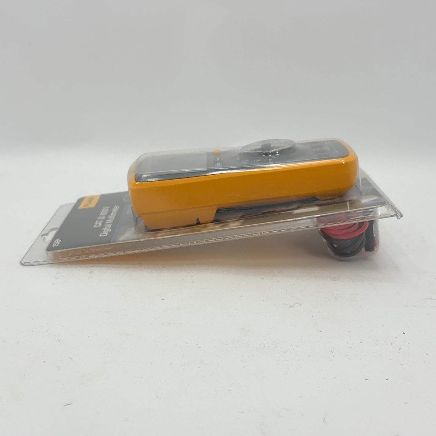 New Fluke 15B+ 600V CAT III 600V Digital Multimeter