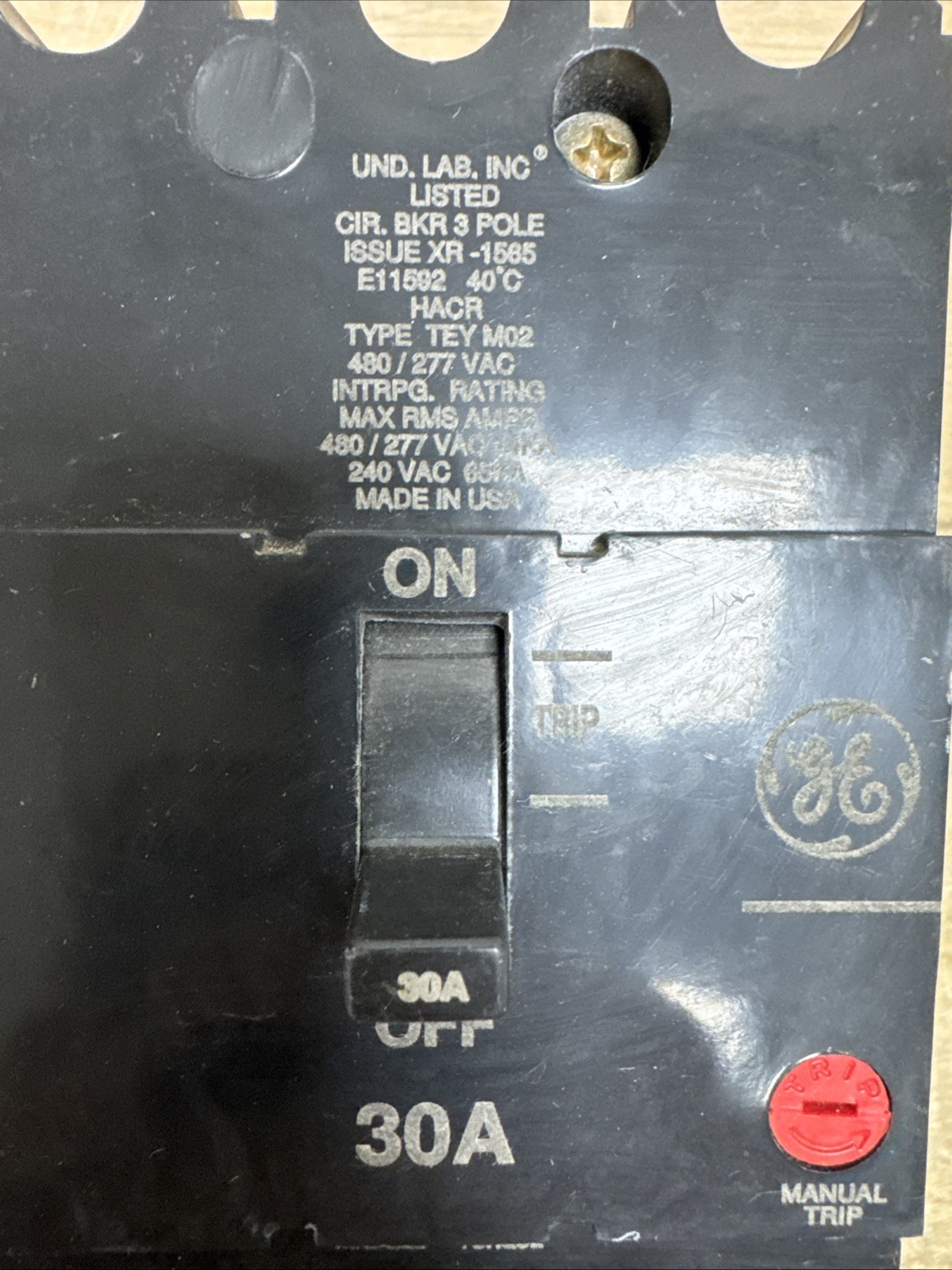 GENERAL ELECTRIC TEY330 TEY 3 POLE 30 AMP 480v CIRCUIT BREAKER