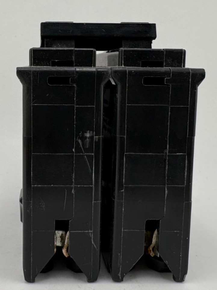 New HOM225 Square D 2-Pole 25 Amp Circuit Breaker Type HOM 120/240V DP-4075