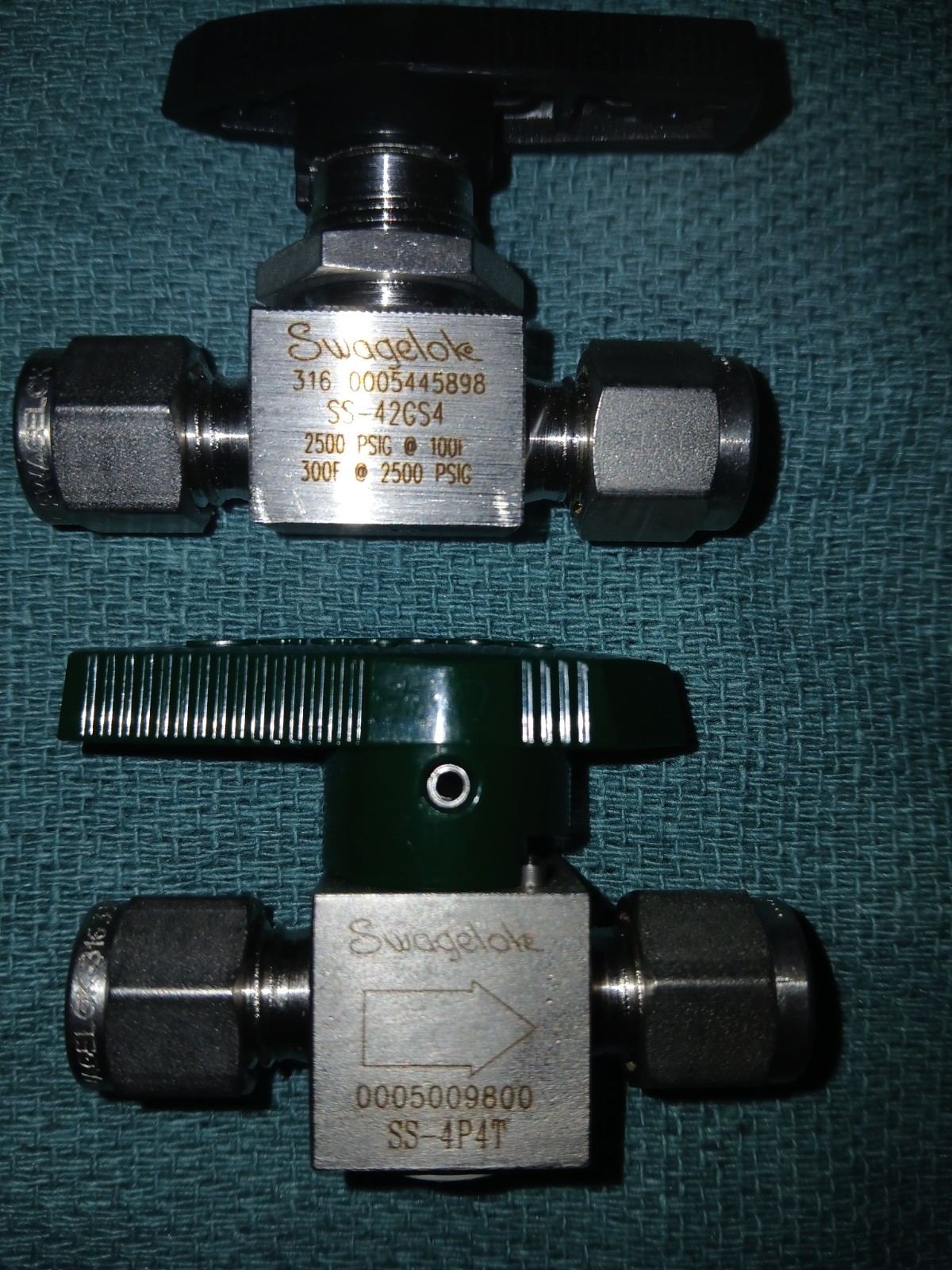 (2) New SWAGELOK Stainless Valves SS-42GS4 SS-4P4T