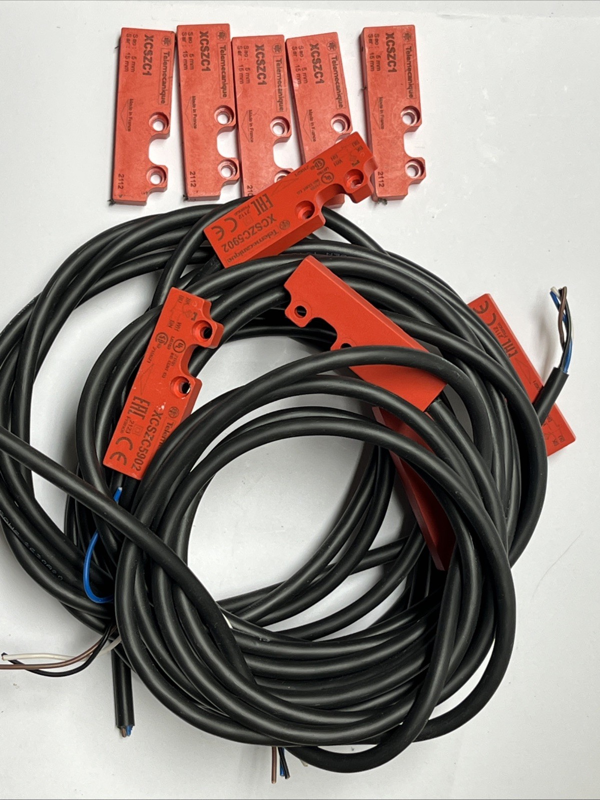 Lot of (5) Telemecanique XCSZC5902/ XCSZC1 Magnetic Safety Switches