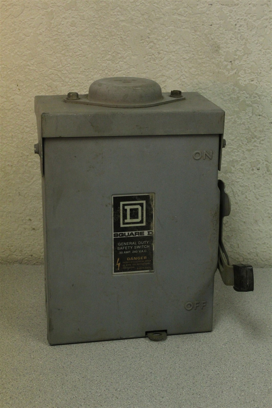 Square D Safety Switch D221NRB ser E1 Type 3R Enclose 30A 240VAC*FREE SHIPPING*