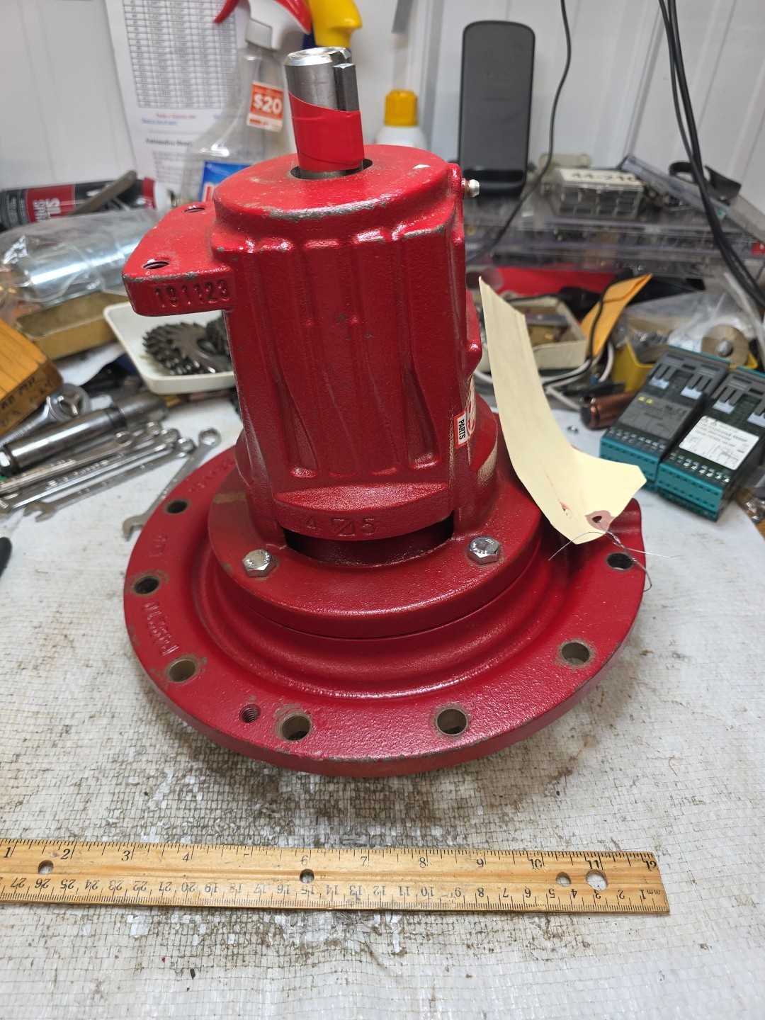 185011?See PicsBell & Gossett Bearing Frame Assembly NEW Seals & Bearings No Box