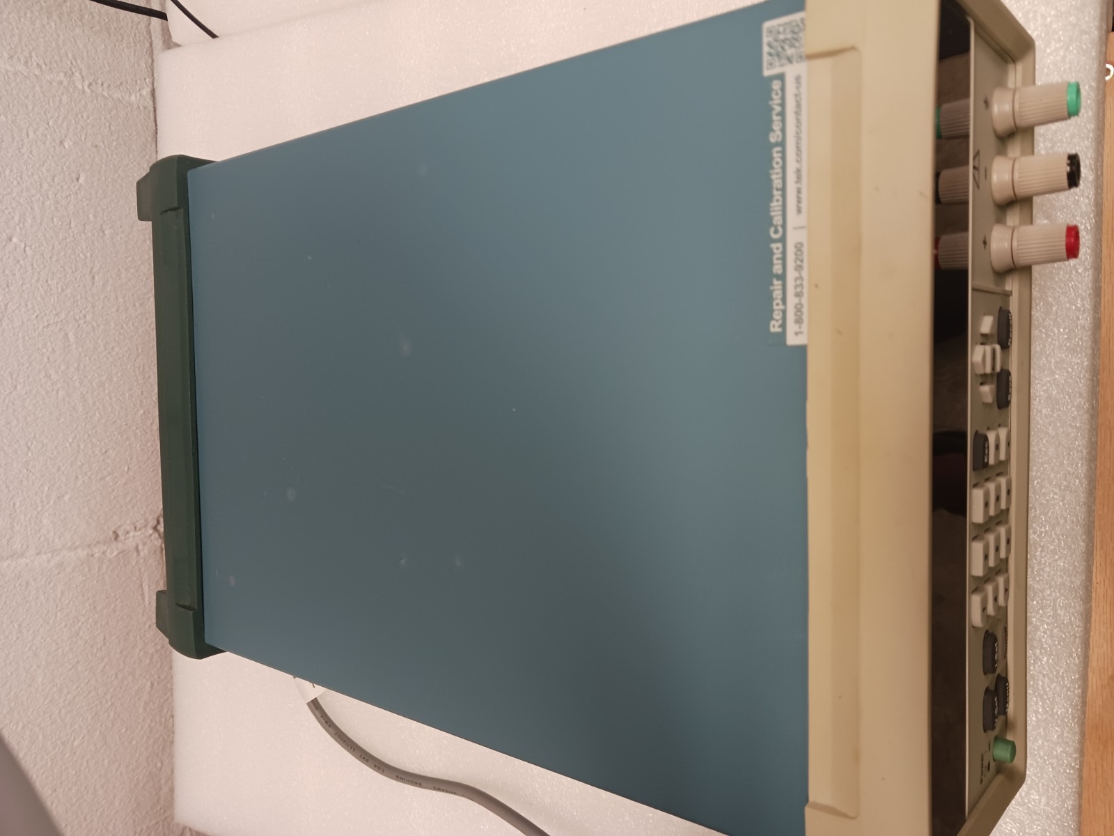 Tektronix PWS2326 DC Power Supply 0-32V 0-6A Bench Lab Supply Tested