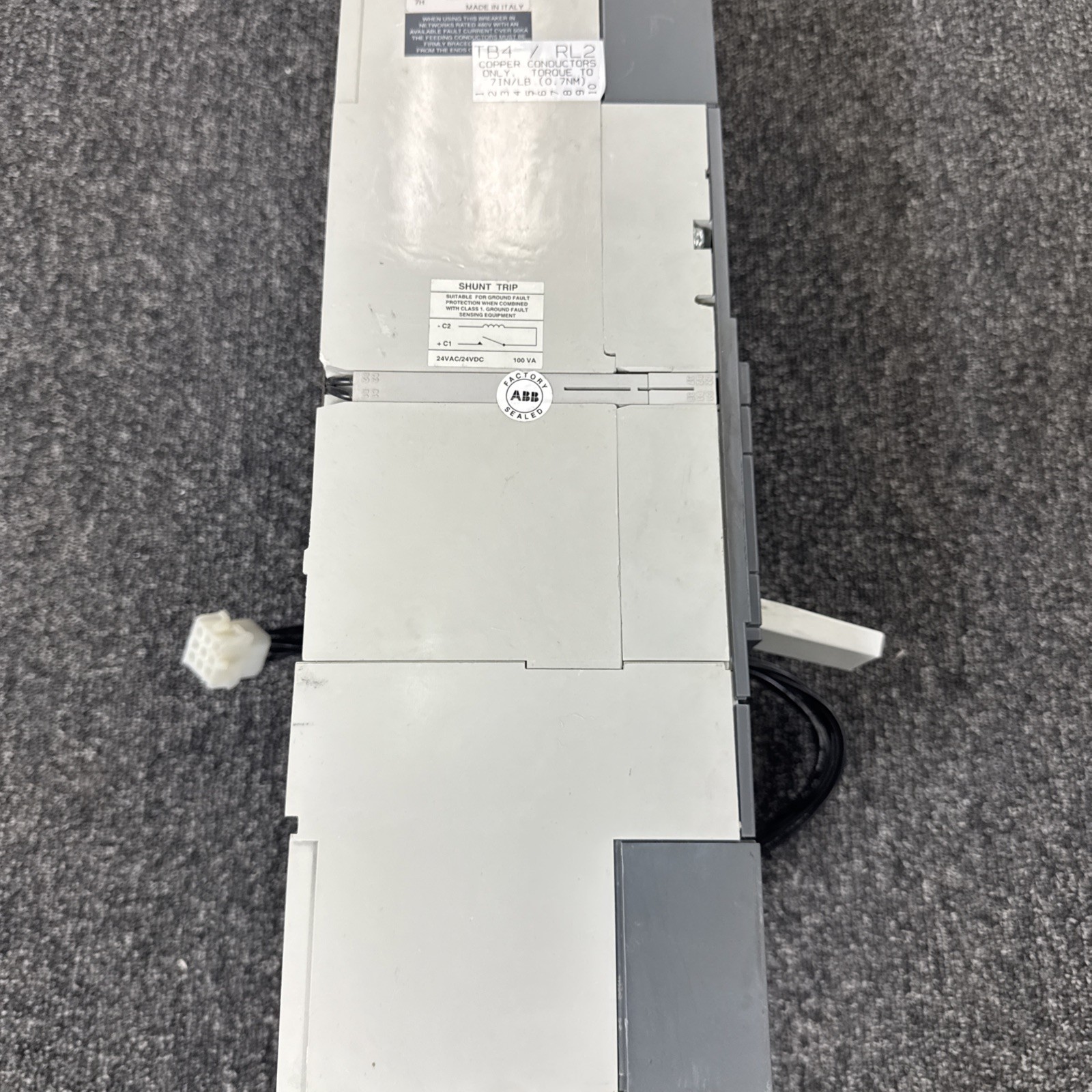 ABB S7H 1000 AMP 600V 3 POLE CIRCUIT BREAKER WITH AUX AND 24V SHUNT TRIP RECON