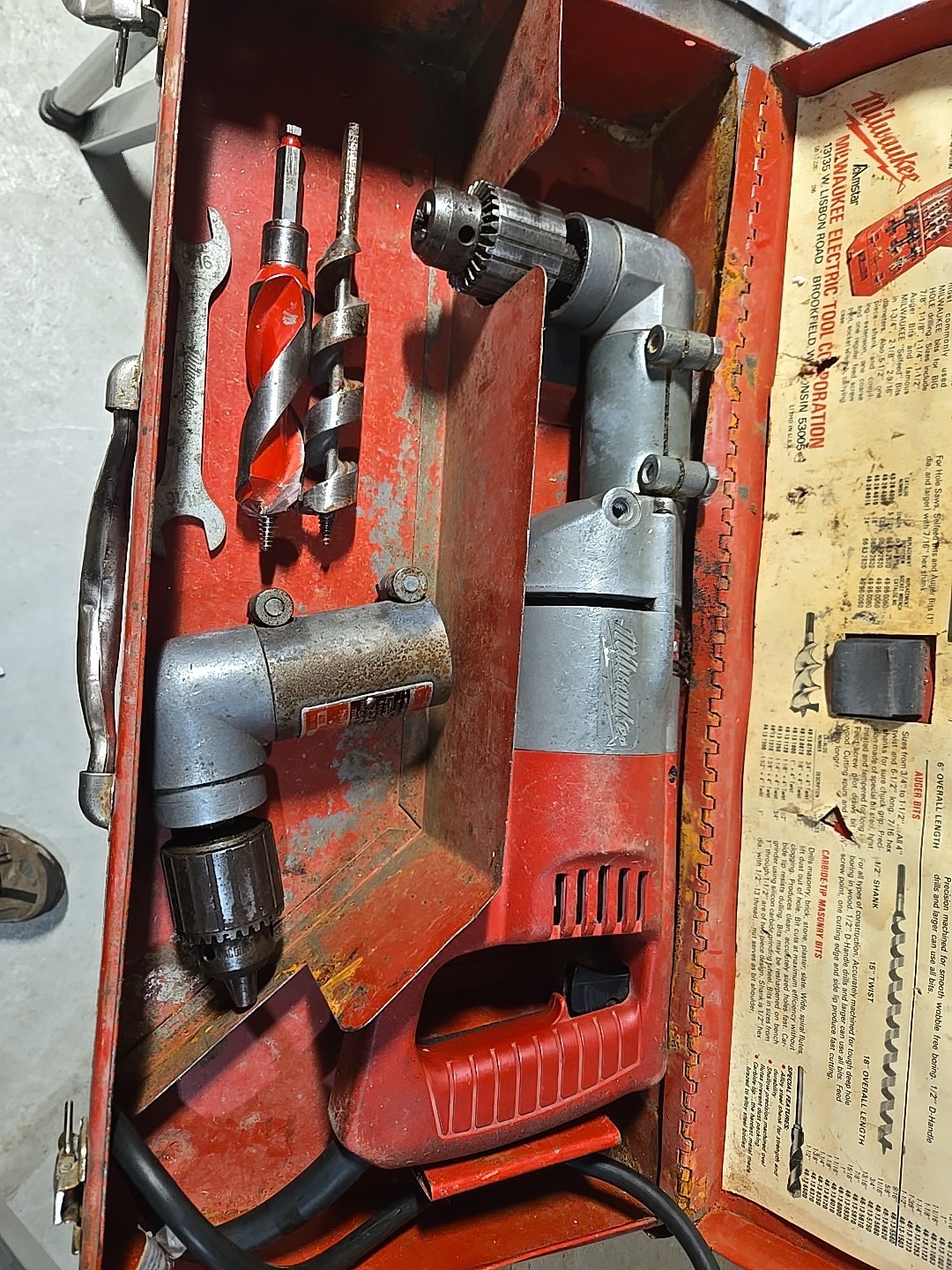 Milwaukee 1001-1 1/2 Right Angle Drill 500 RPM w/ Case And Extras Head And Bits