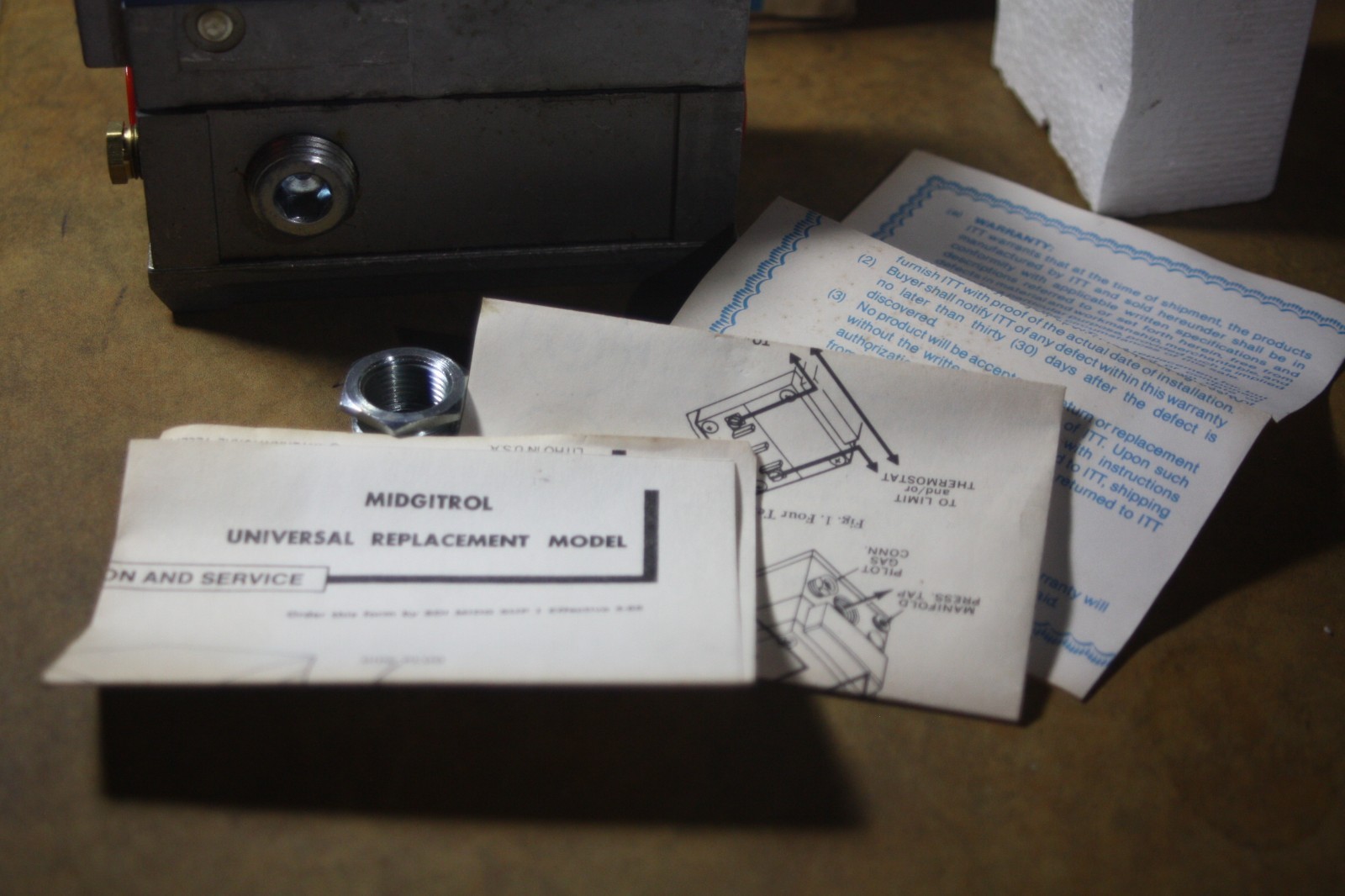 NOS ITT B57RA68 Midgitrol Mark II 24V Combination Gas Valve w/ Regulator