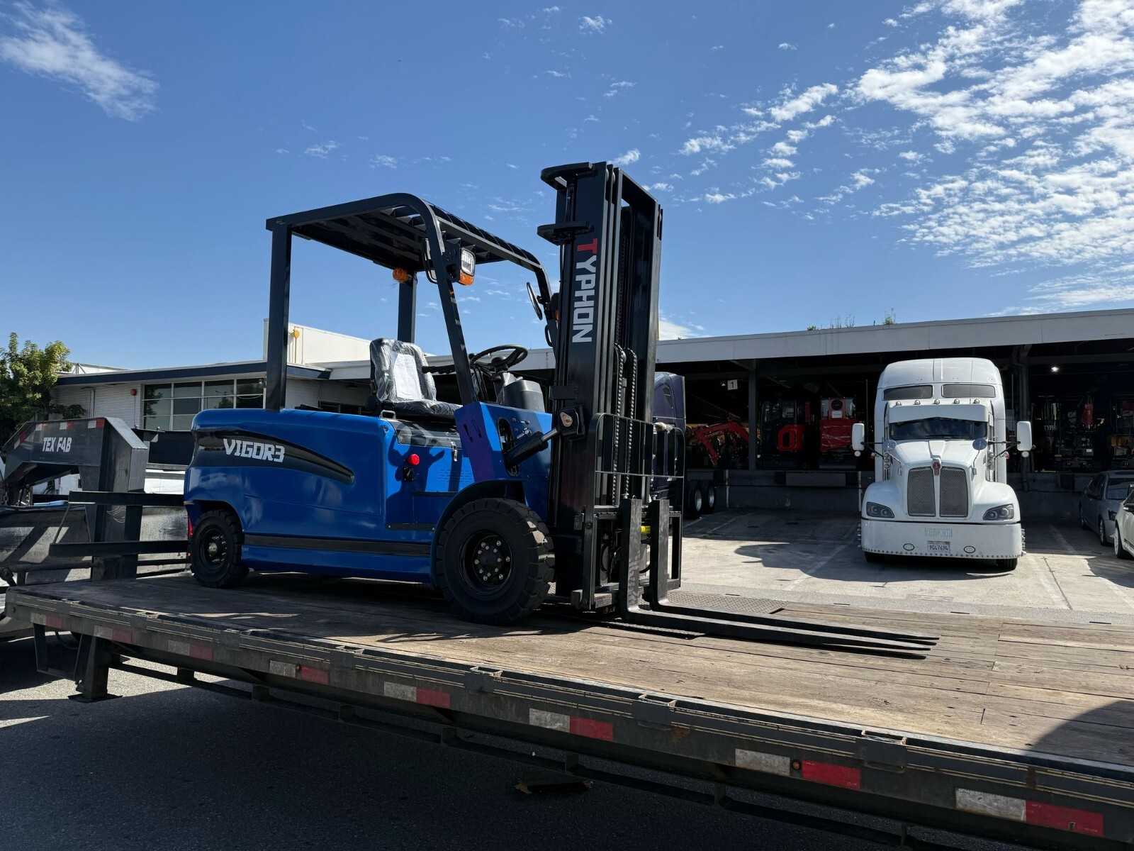 TYPHON VIGOR 3.0 Blue Electric Forklift 3 Ton Lifter Lift Truck Jitney Hi-Lo NEW