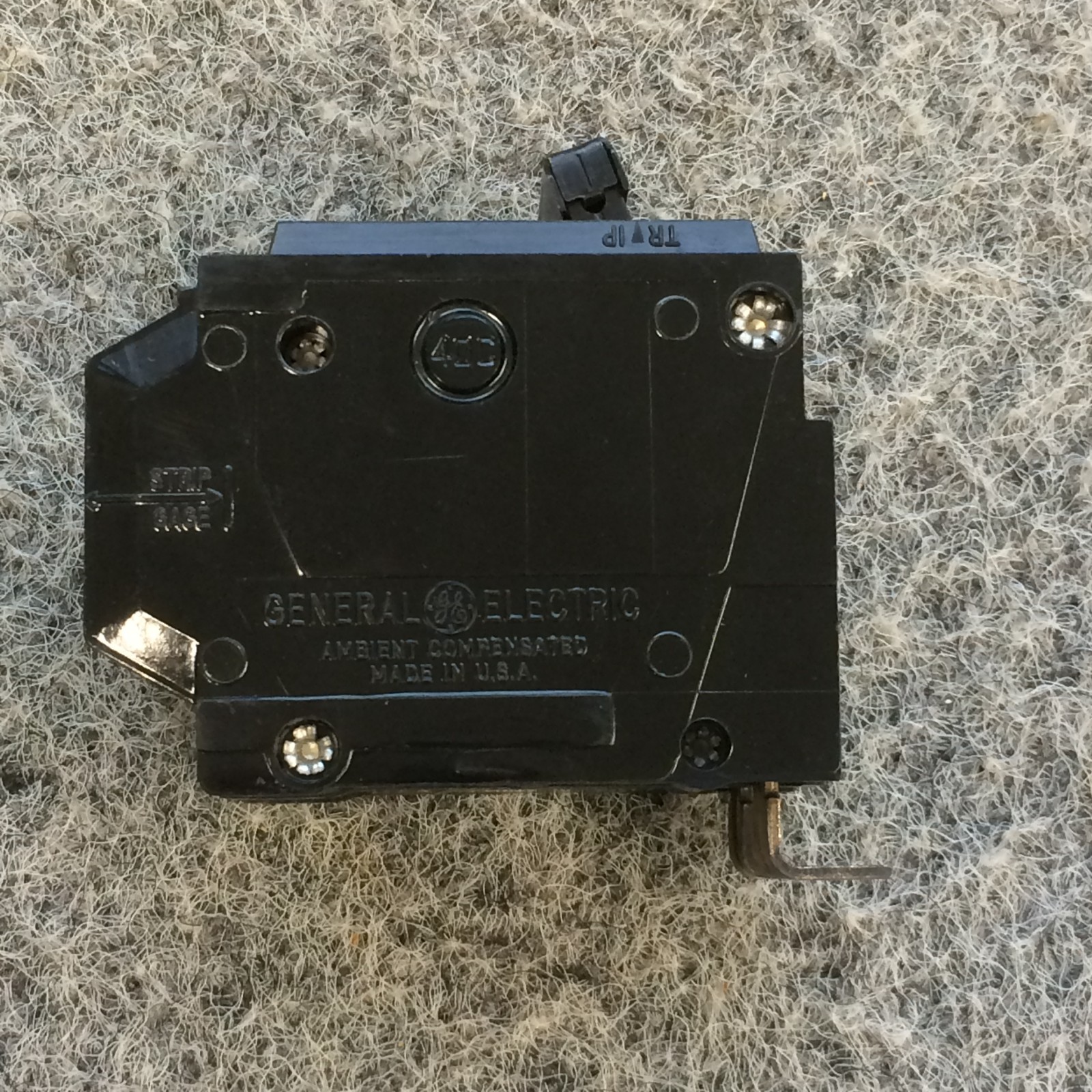 GENERAL ELECTRIC THQB2130 Circuit Breaker 2P 30A 120/240V Bolt on OLD STYLE