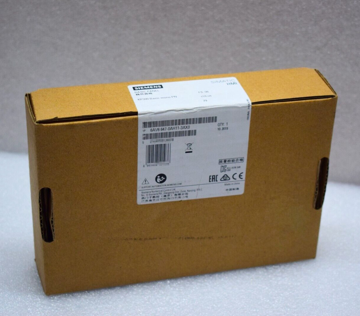 6AV6647-0AH11-3AX0 NEW SIEMENS SIMATIC HMI KP300 Basic Panel 6AV6 647-0AH11-3AX0