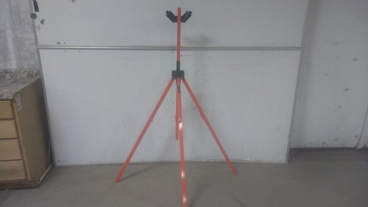 Dicke T155 36 x 36 In, 48 x 48 In Compatible Sign Size Tripod Sign Stand (BW)