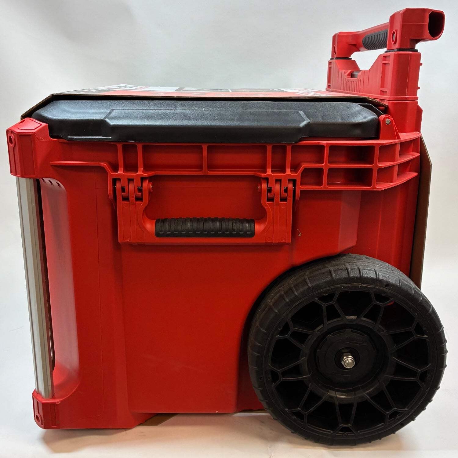 New Milwaukee 3697-24P0 M18 18V 4-Tool Combo Kit Packout Rolling Tool Box