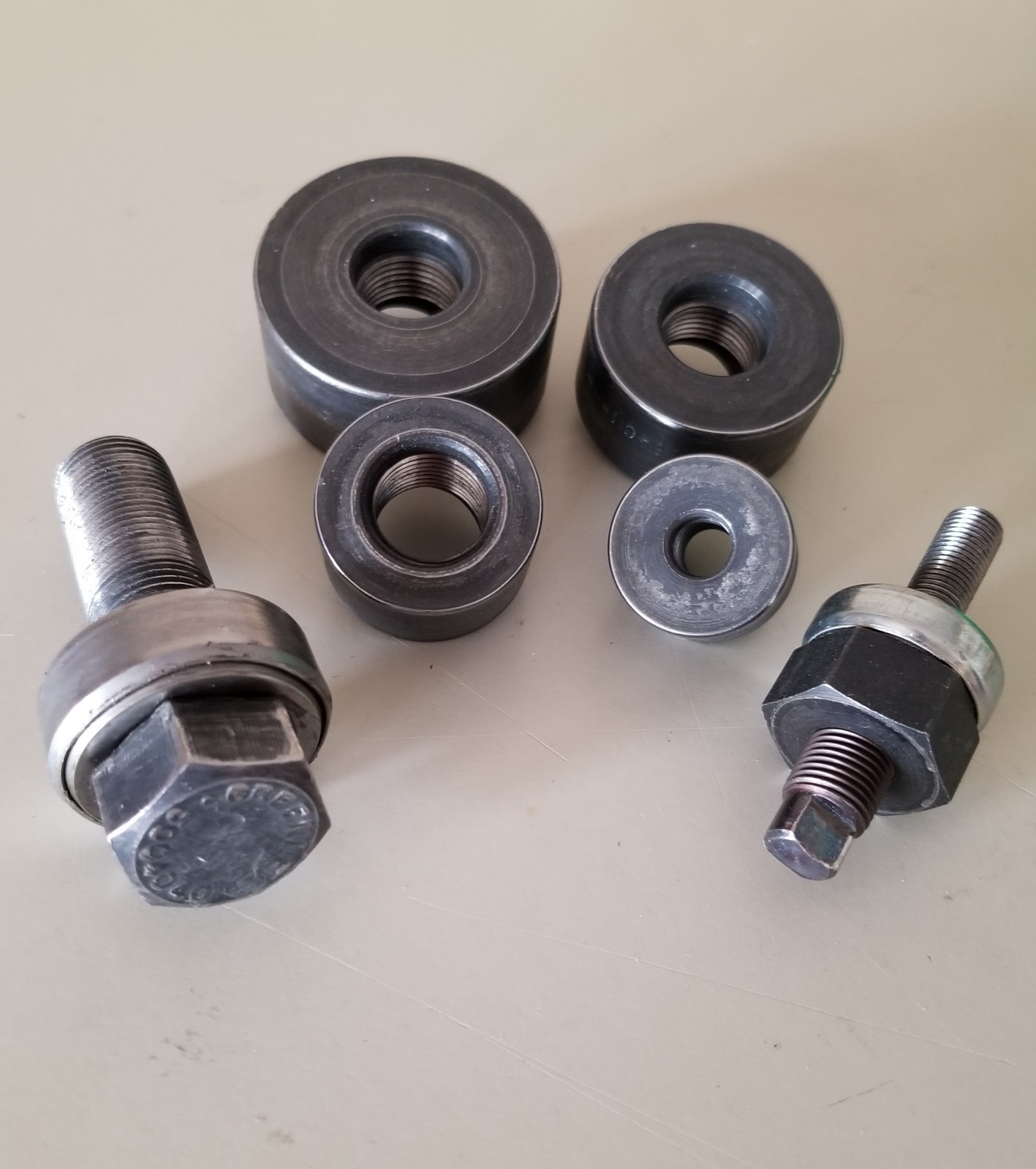 Greenlee 7235BB Slug-Buster Knockout Punch Kit 1/2 thru 1-1/4″ Conduit. [E4 410