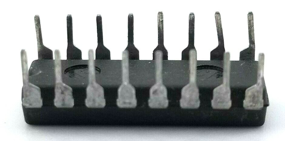 16-Pin DIP IC (Integrated Circuit) Socket Adapter, Through Hole, Lot of 18