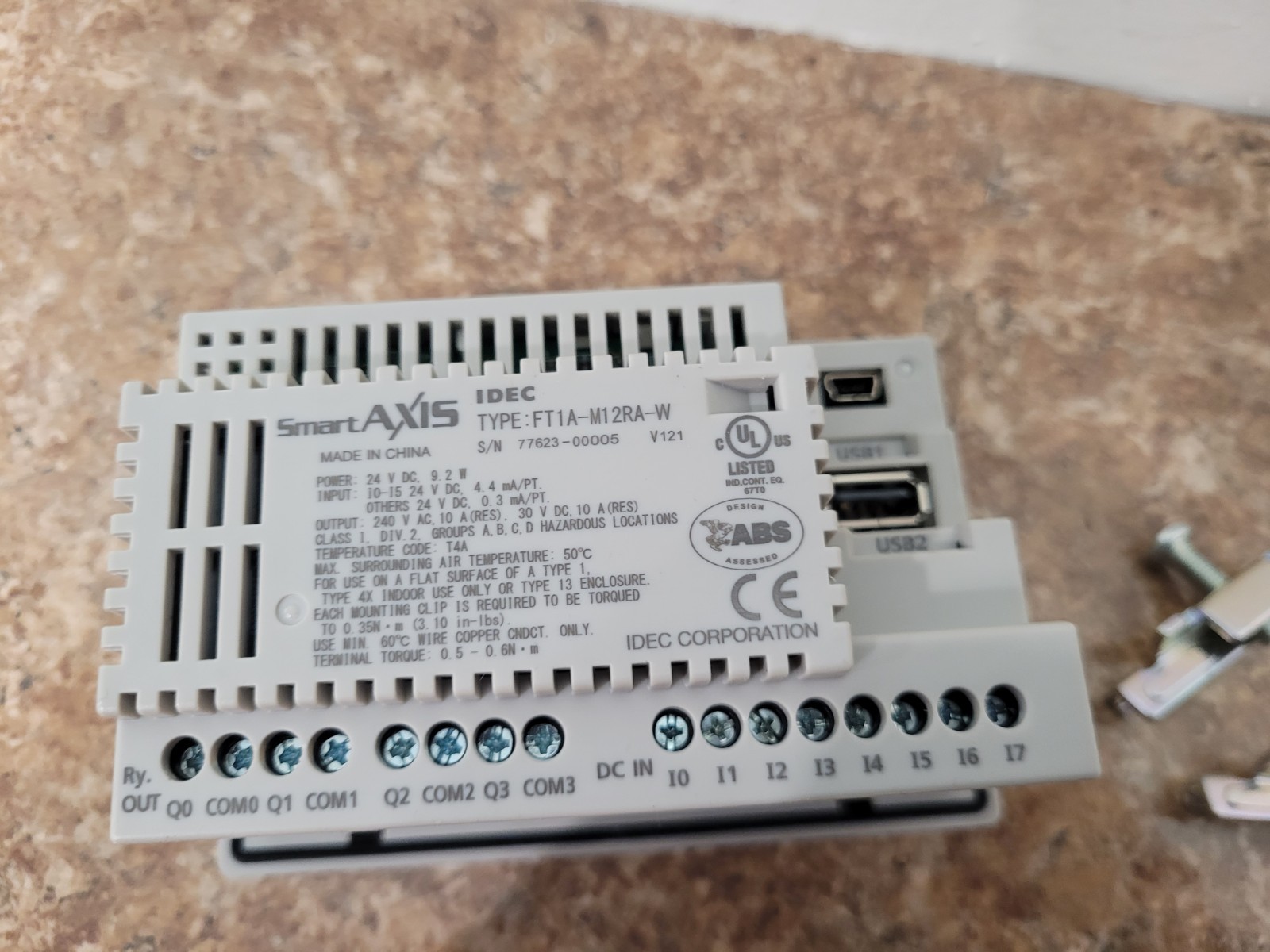 IDEC FT1A-M12RA-W HMI+PLC 3.7″ Monochrome 8/4 I/O 10A Relay Light Gray SmartAXIS