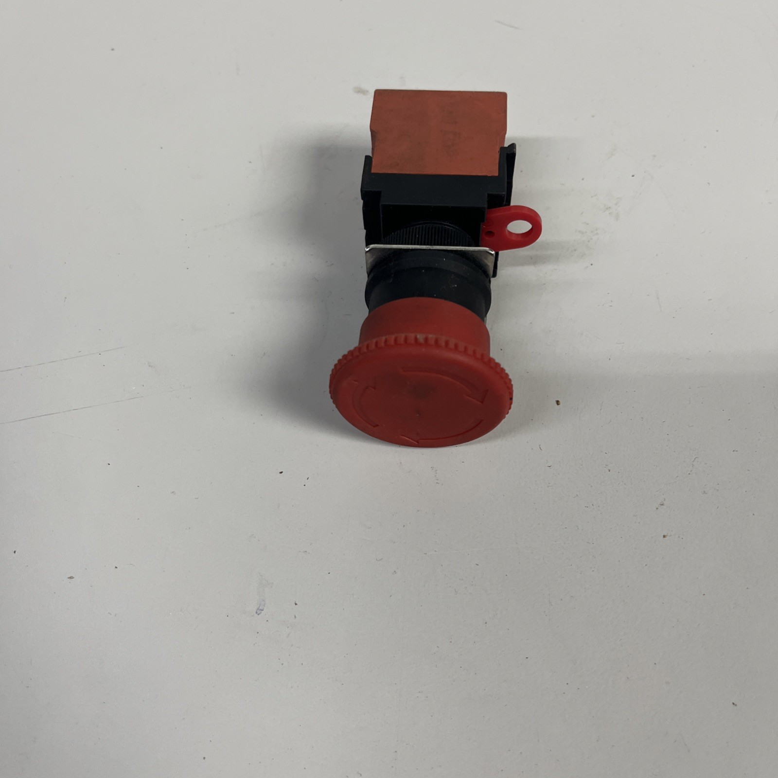 OMRON M/N: A22-01 EMERGENCY STOP SWITCH